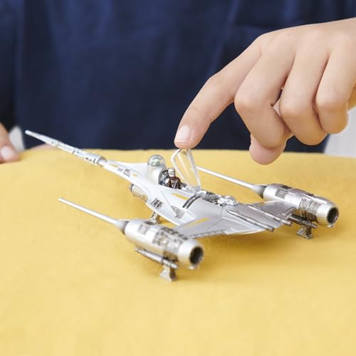 Star Wars Micro Galaxy Squadron The Mandalorian's N-1 Starfighter - 13cm Vehicle with Din Djarin & Grogu, Ages 8+ 8