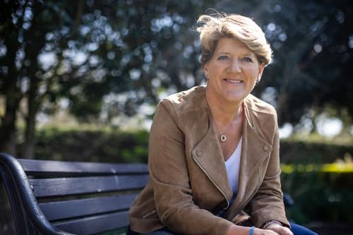 Clare Balding - Pastures New | Women's Literary Fiction Paperback