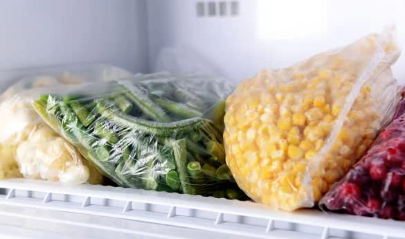 Caterpack Freezer Bags, 50-Piece with Twist Ties – Regular Size Freezer Storage Bags in Dispenser Carton