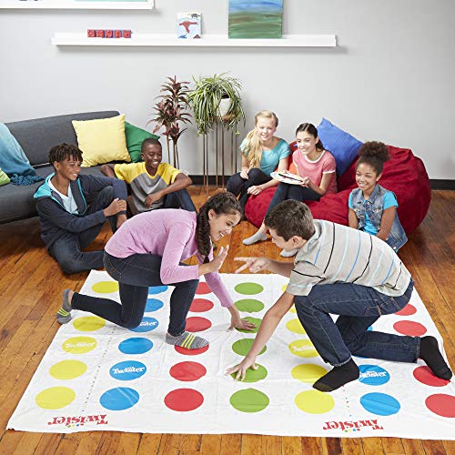 Hasbro Gaming Twister Ultimate – Größere Matte, mehr Punkte, Familienpartyspiel für Kinder ab 6 Jahren 15