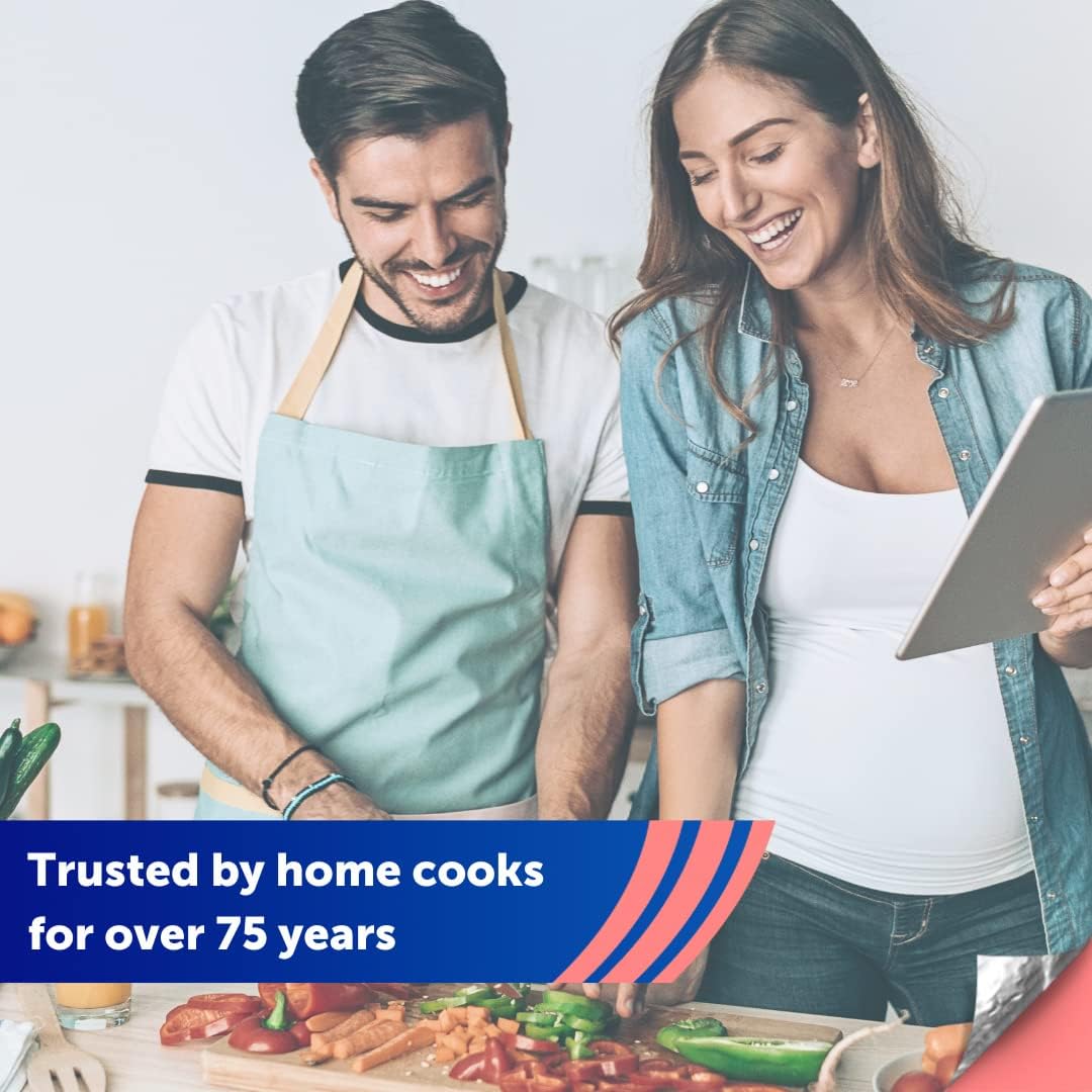 Reynolds Classic Kitchen Foil | 3 Rolls, 30.4cm x 9.14m | Aluminium Foil for Cooking, Baking, BBQ & Storage 3