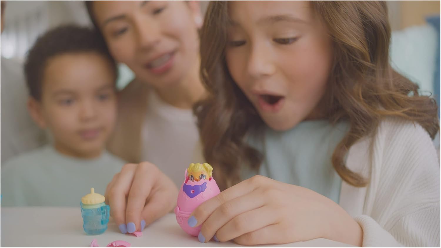 Hatchimals Alive Hungry Playset with Highchair and 2 Mini Figures - Interactive Hatching Fun for Ages 3+ 3