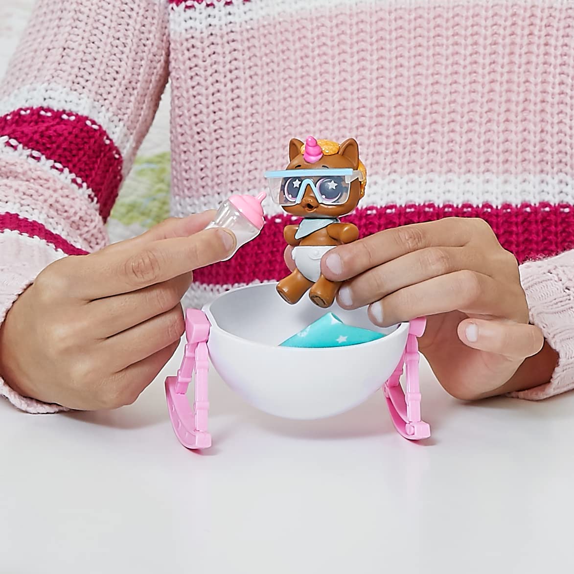 5 Surprise Unicorn Squad Series 5 Newborn Unicorn Mystery Capsule - Collectible Playset with Color-Changing Diaper & Convertible Bath