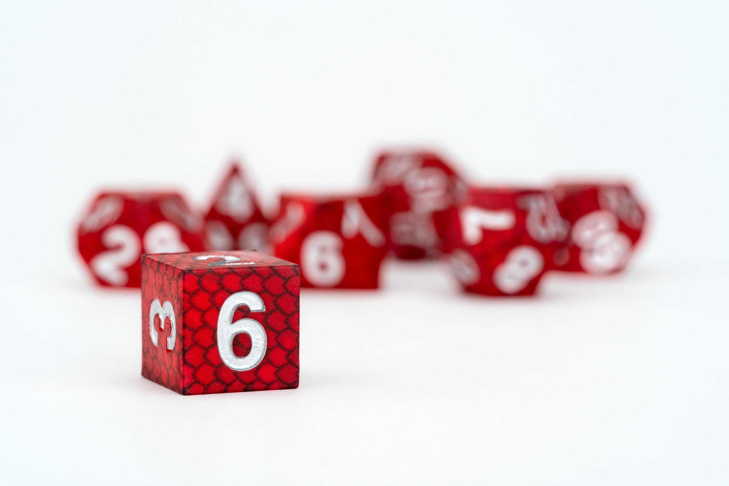 Metallic Dice Games Dragon Storm Rote Drachenschuppen Silikon-Würfelset