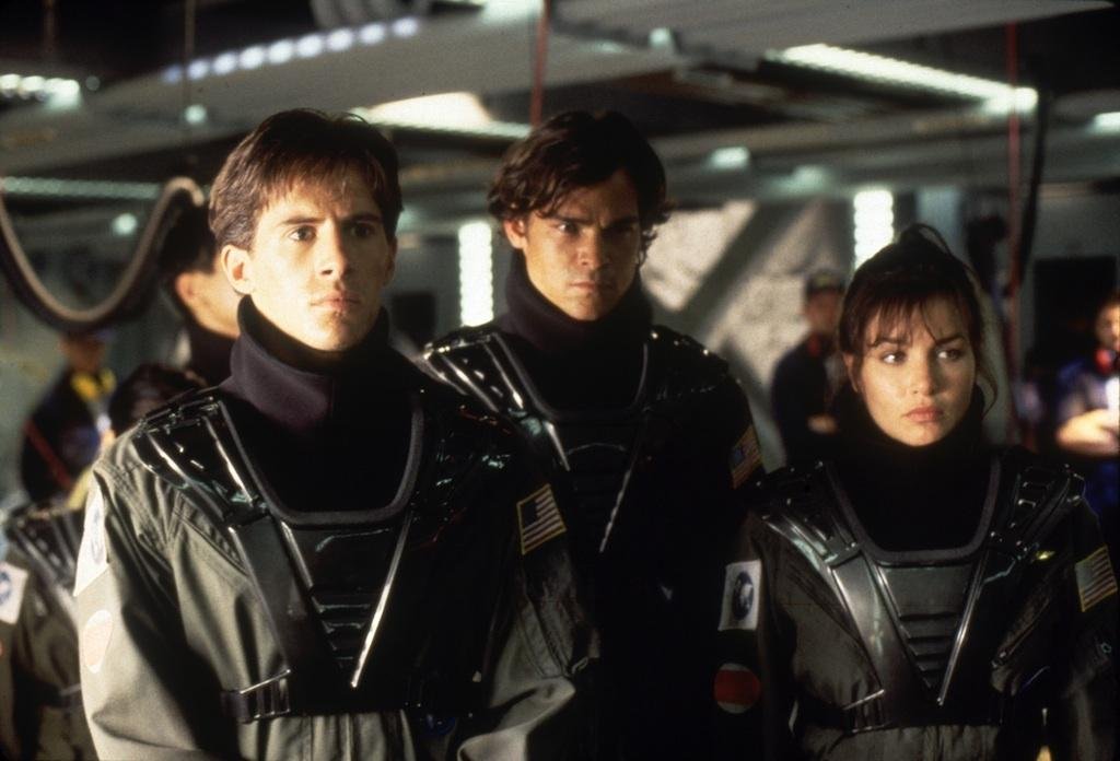 Space: Above and Beyond (Includes Pilot Episode) - Sci-Fi [DVD]