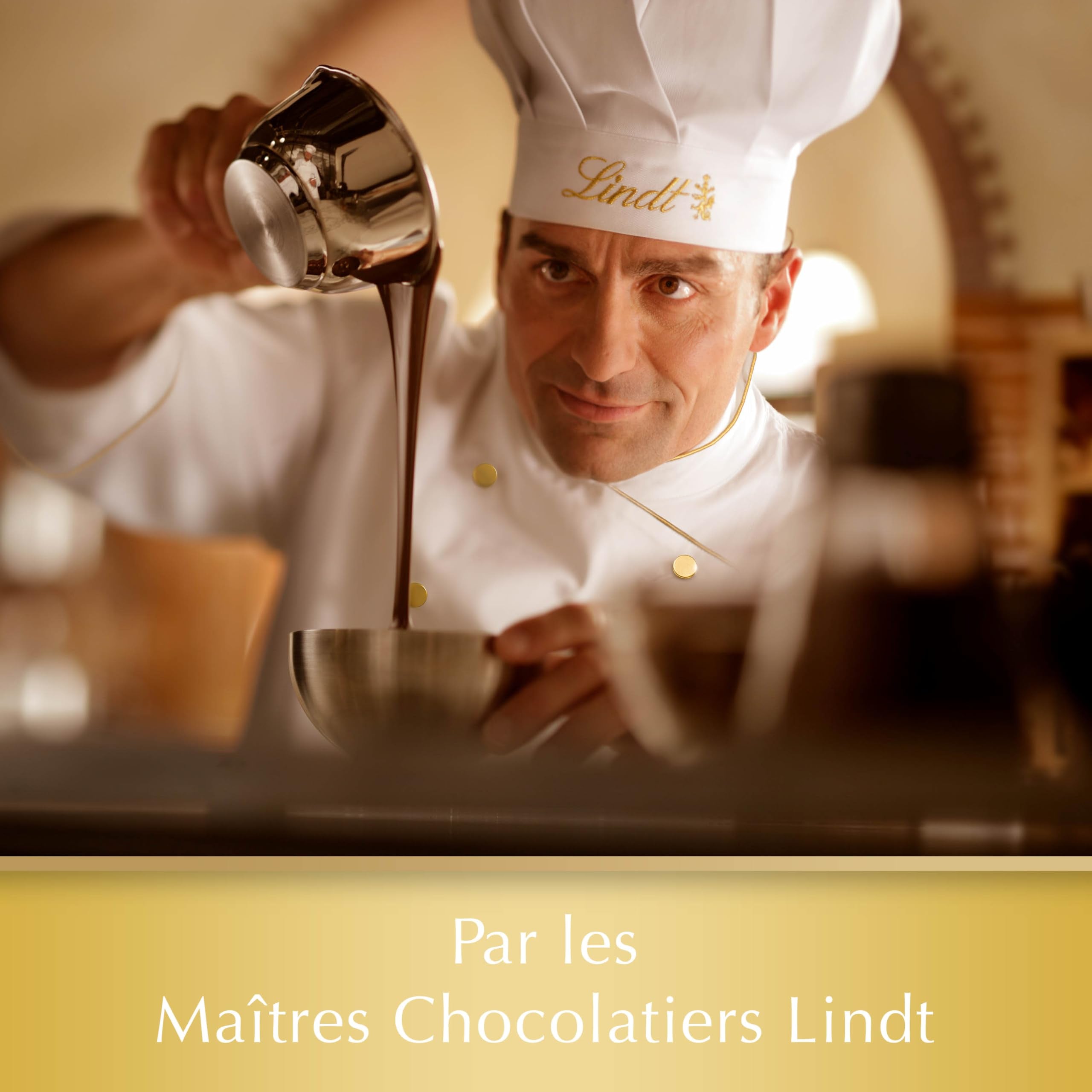Lindt Schweizer Milchschokolade Haselnuss und Rosinen Goldtafel 300g 8