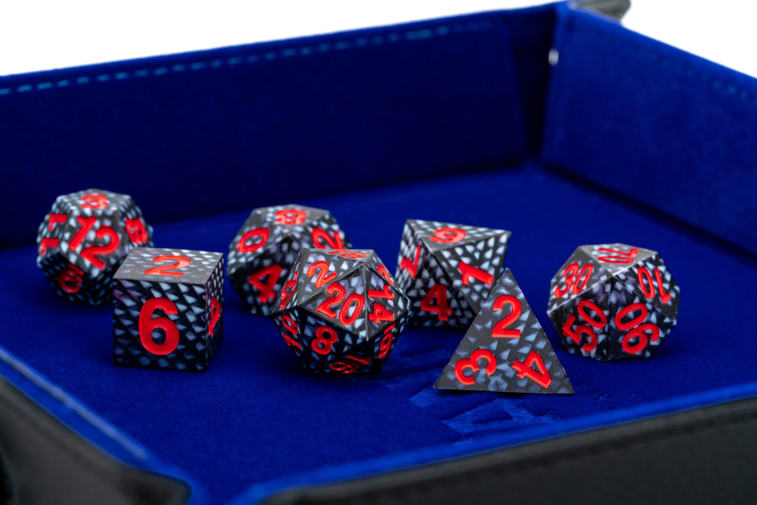 Metallic Dice Games Dragon Storm Black Dragon Scales Liquid Core Würfelset 5