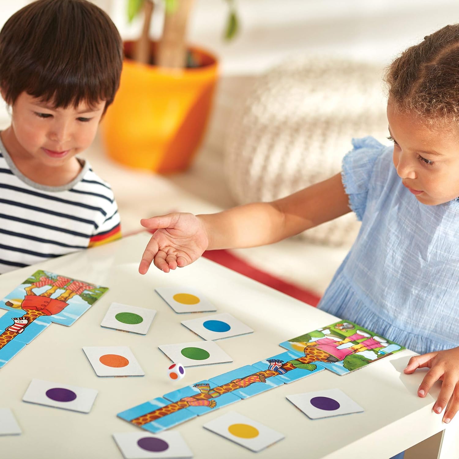 Orchard Toys Giraffes in Scarves Board Game 3