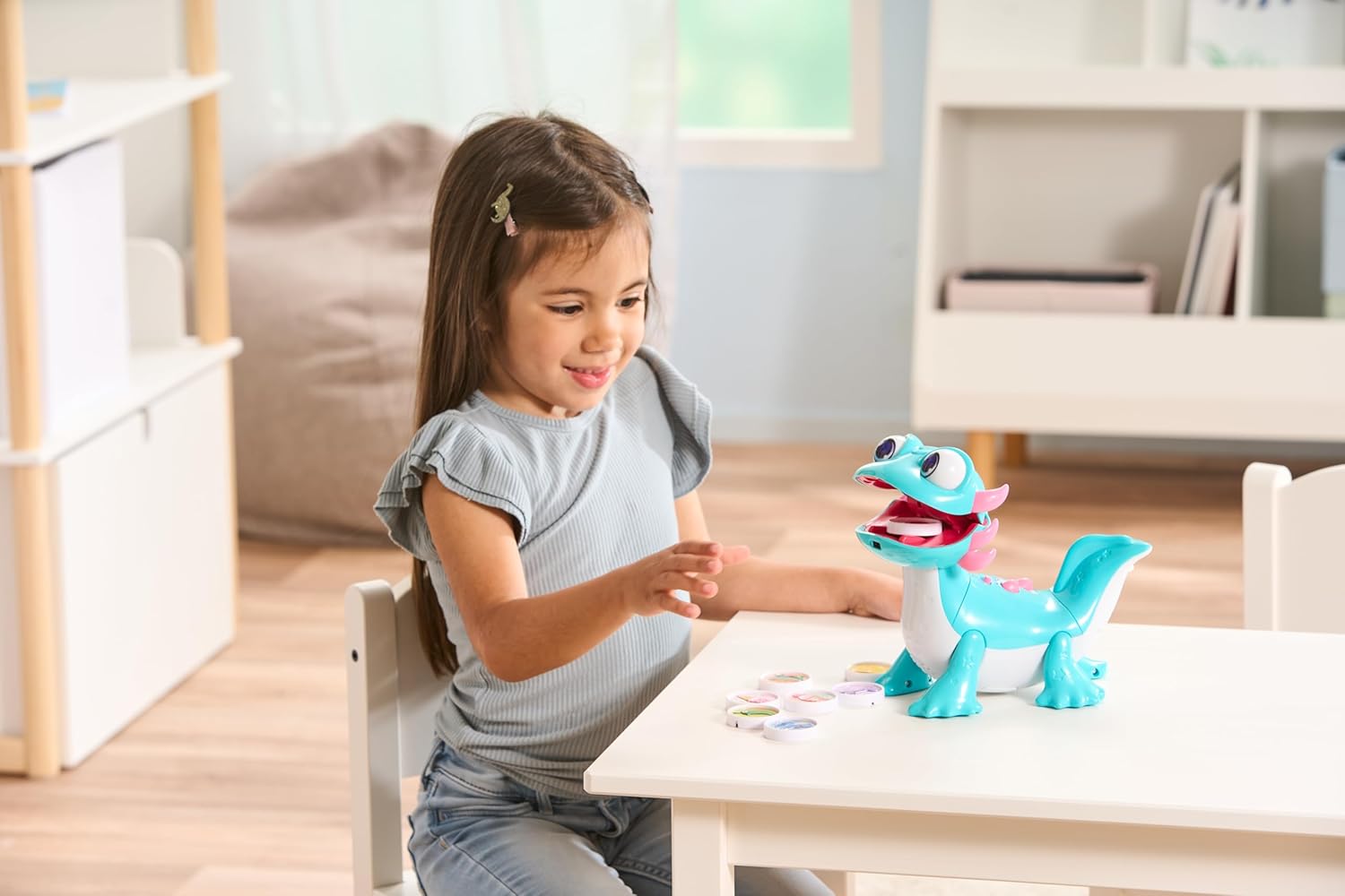 VTech Tasty Treats Axolotl - Interactive Toddler Toy with Fun Reactions & 8 Pretend Snacks