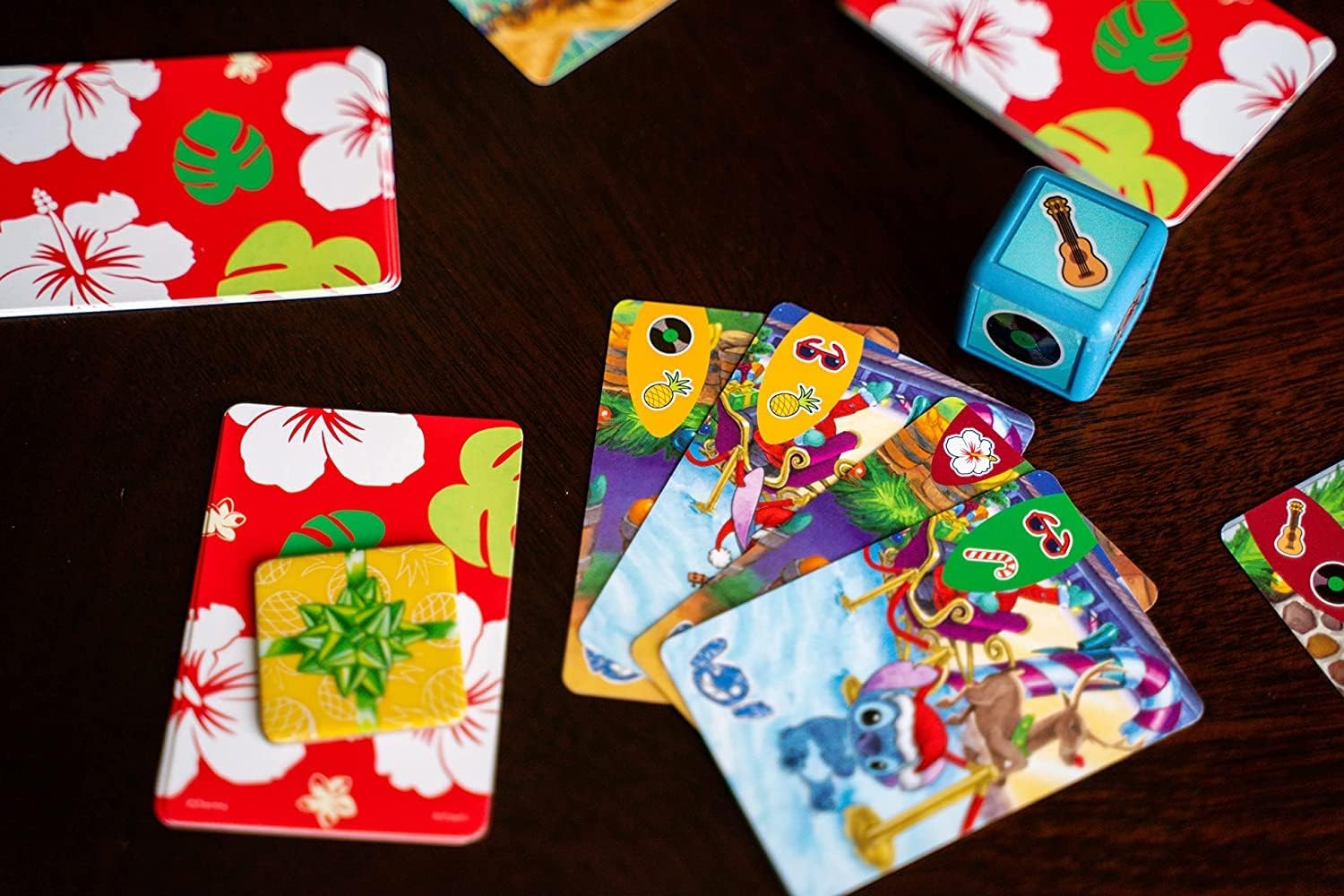 Funko Disney Lilo & Stitch - Holiday Card Game 3
