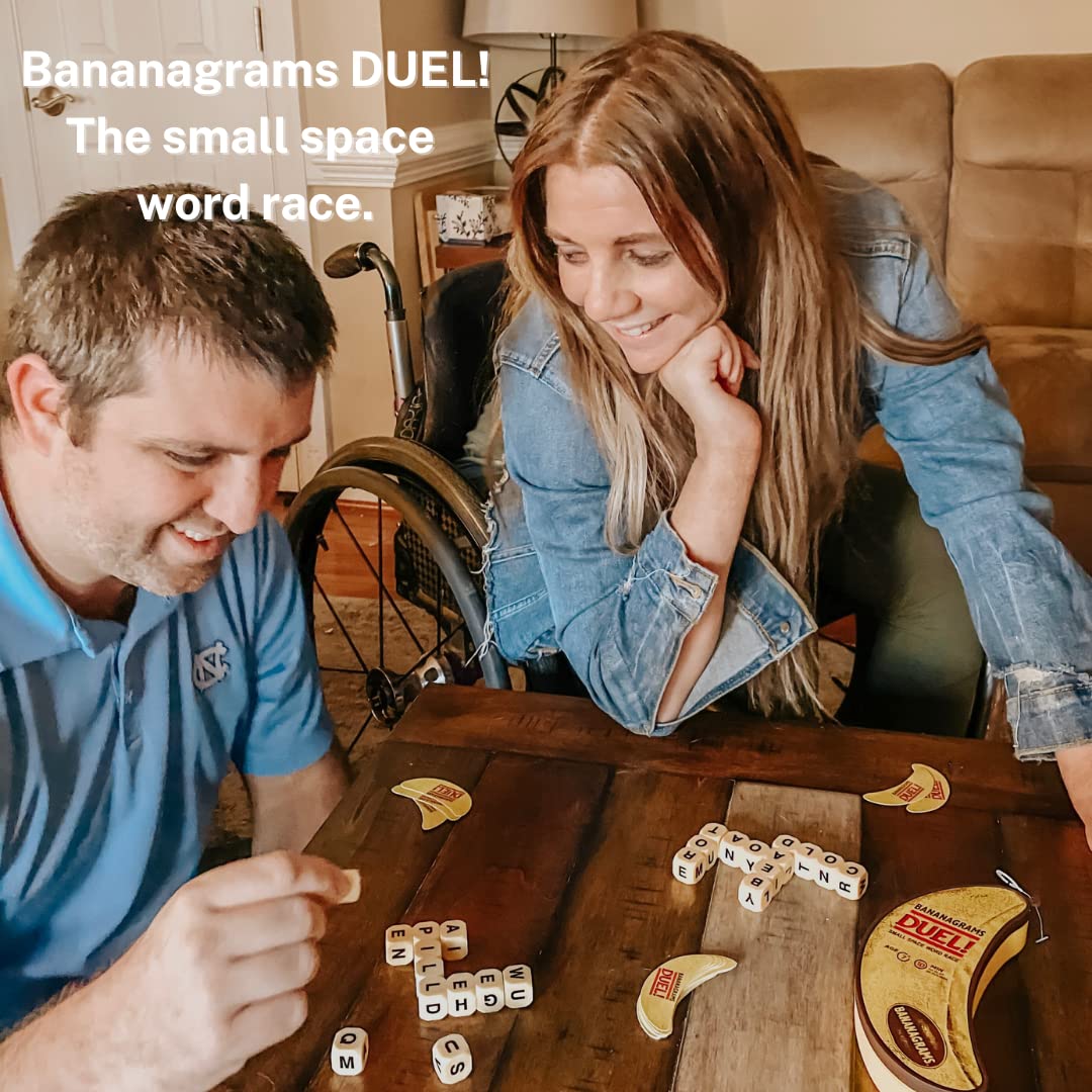 BANANAGRAMS Duell-Wortspiel für zwei Spieler mit 24 Buchstabenwürfeln und Herausforderungskarten zum Thema Bananen 4