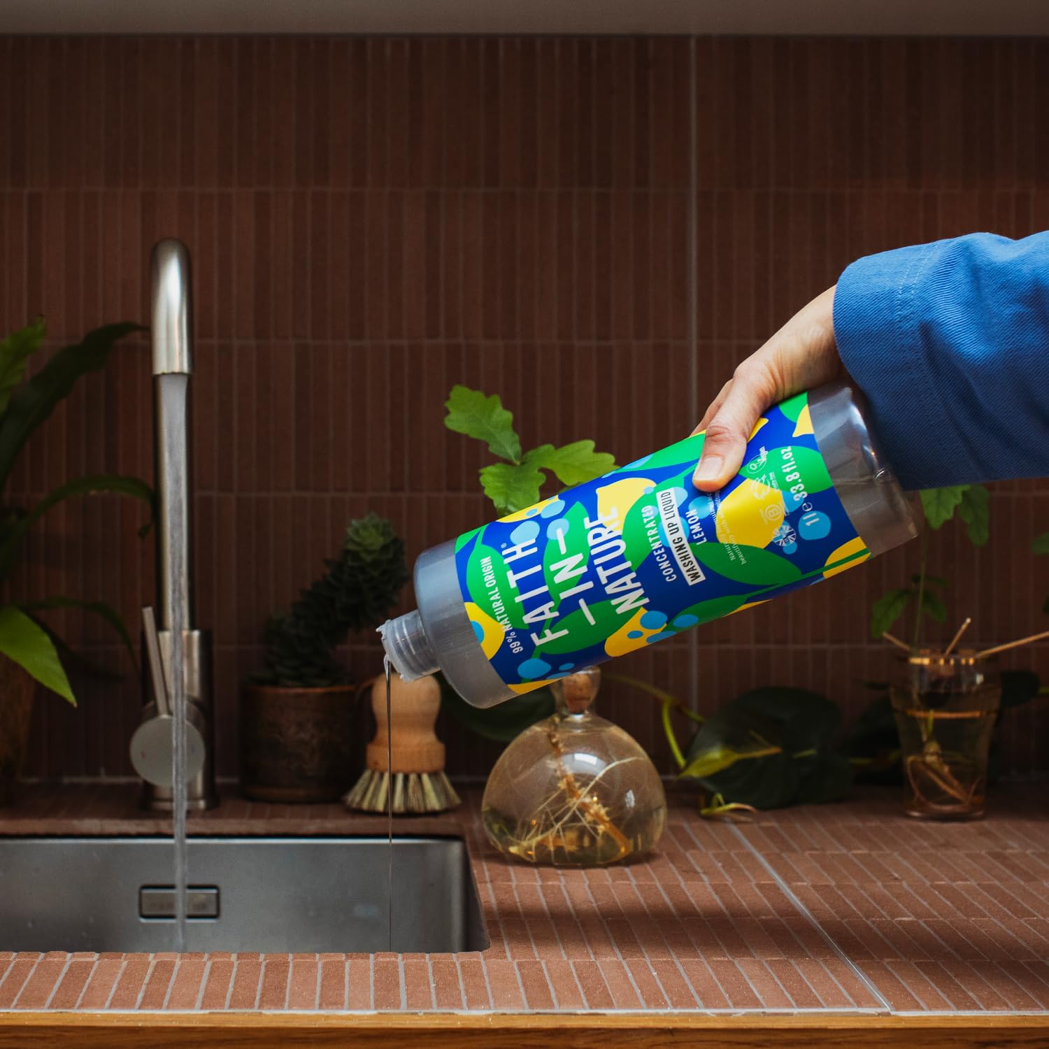 FAITH IN NATURE Natural Biodegradable Washing Up Liquid | 1L Liquid | 99% Natural Origin 4