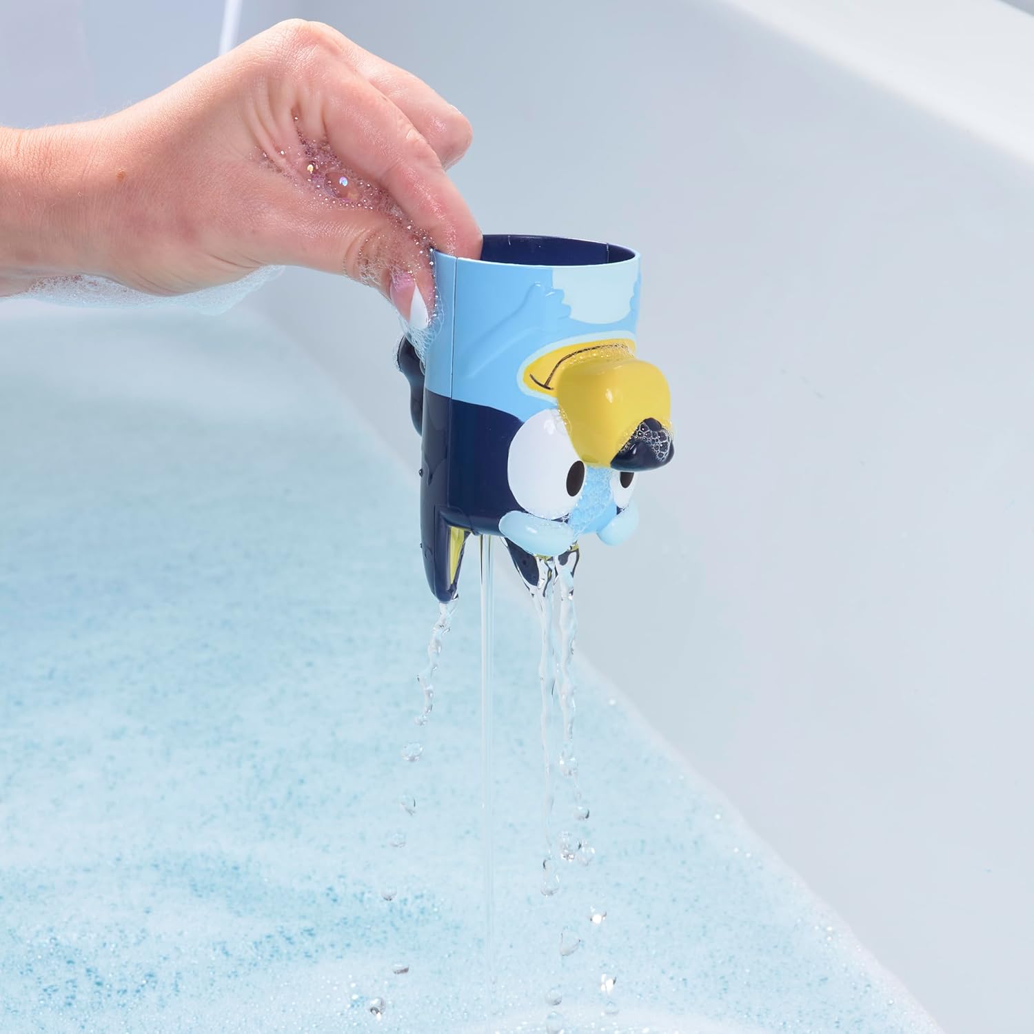 TOMY Toomies Bluey Splash and Float Bath Toy - Pourer Cup with Water Wheel for 18 Months+ 3