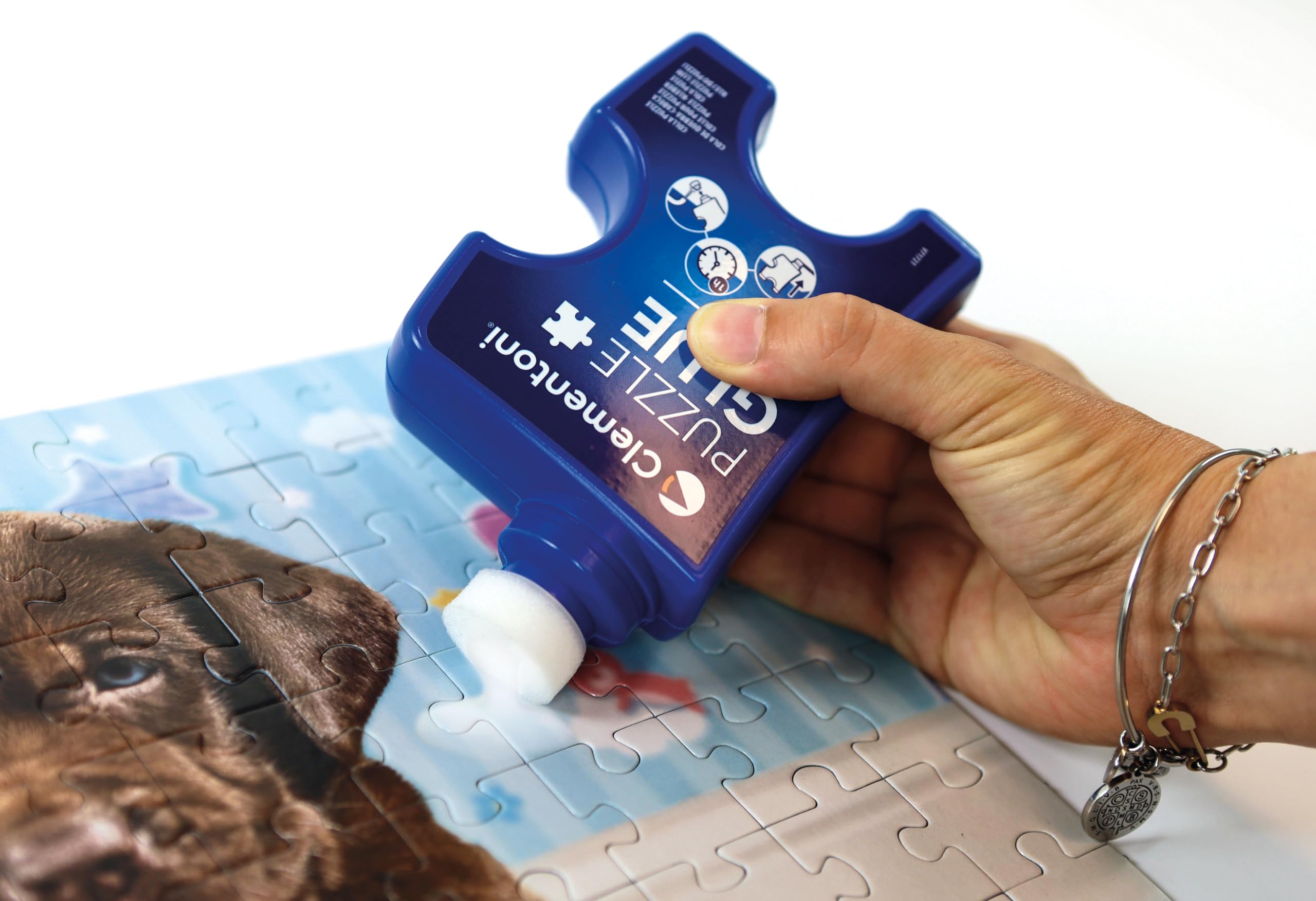 Clementoni Liquid Glue for Jigsaw Puzzles 200 ML with Sponge Applicator, Quick-Drying Formula 7