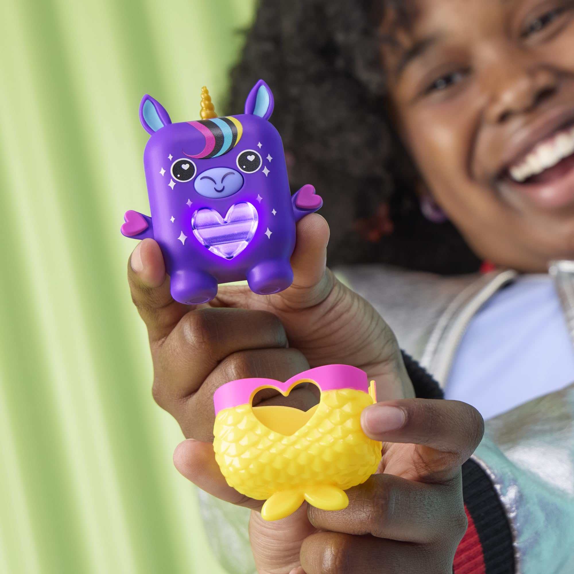 Hasbro Nano-Mals Stardream the Unicorn - Electronic Fidget Pet with Light-Up Heart, 70+ Reactions & Silent Mode 4