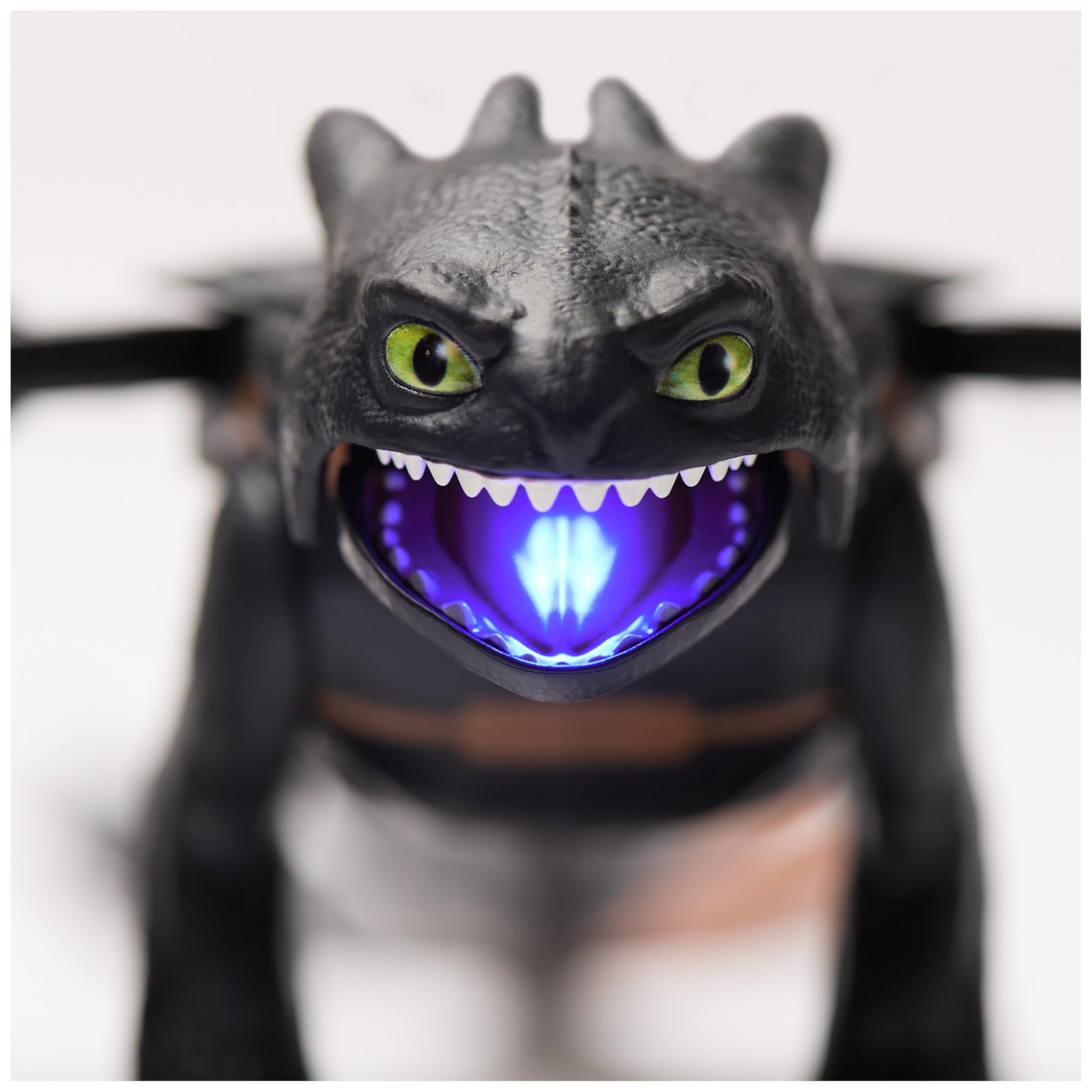 Dreamworks Dragons Ultimate Plasma Blast Toothless - Light-Up Action Figure for Kids 4+ 17