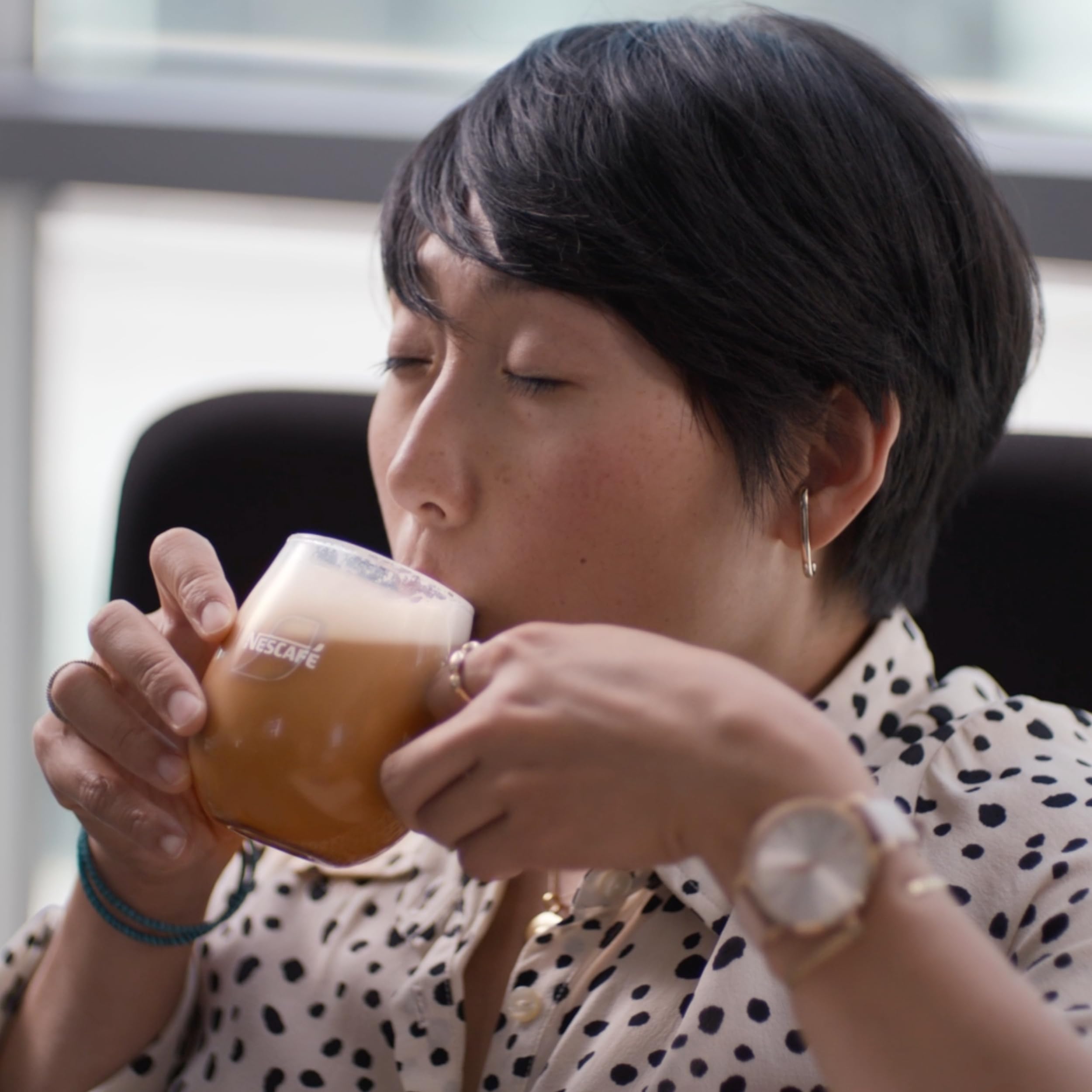 NESCAFÉ Gold Cappuccino Instantkaffee, 12 Beutel à 15,5 g – 100 % verantwortungsvoll bezogener Kaffee 6