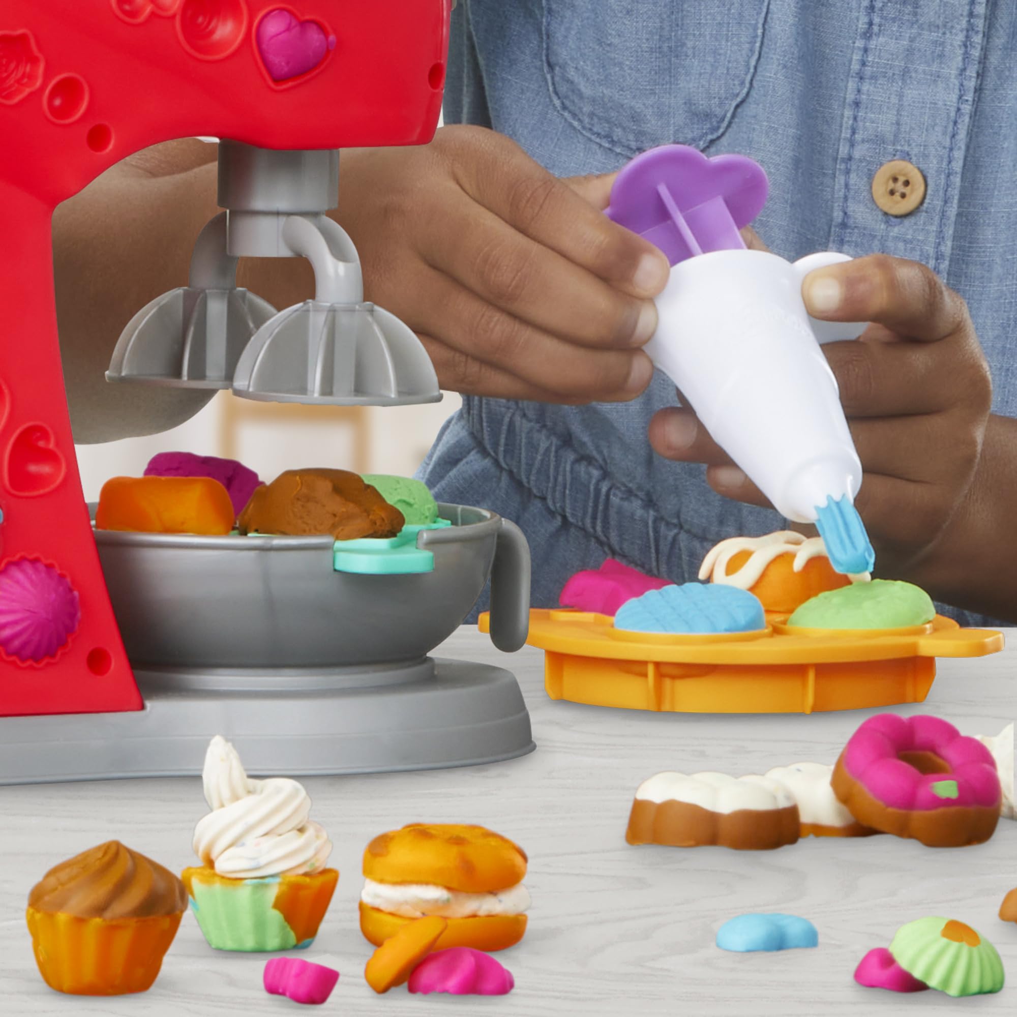 Play-Doh Kitchen Creations Magical Mixer Spielset – Spielzeugmixer mit 5 Dosen Play-Doh für Kinder ab 3 Jahren 5