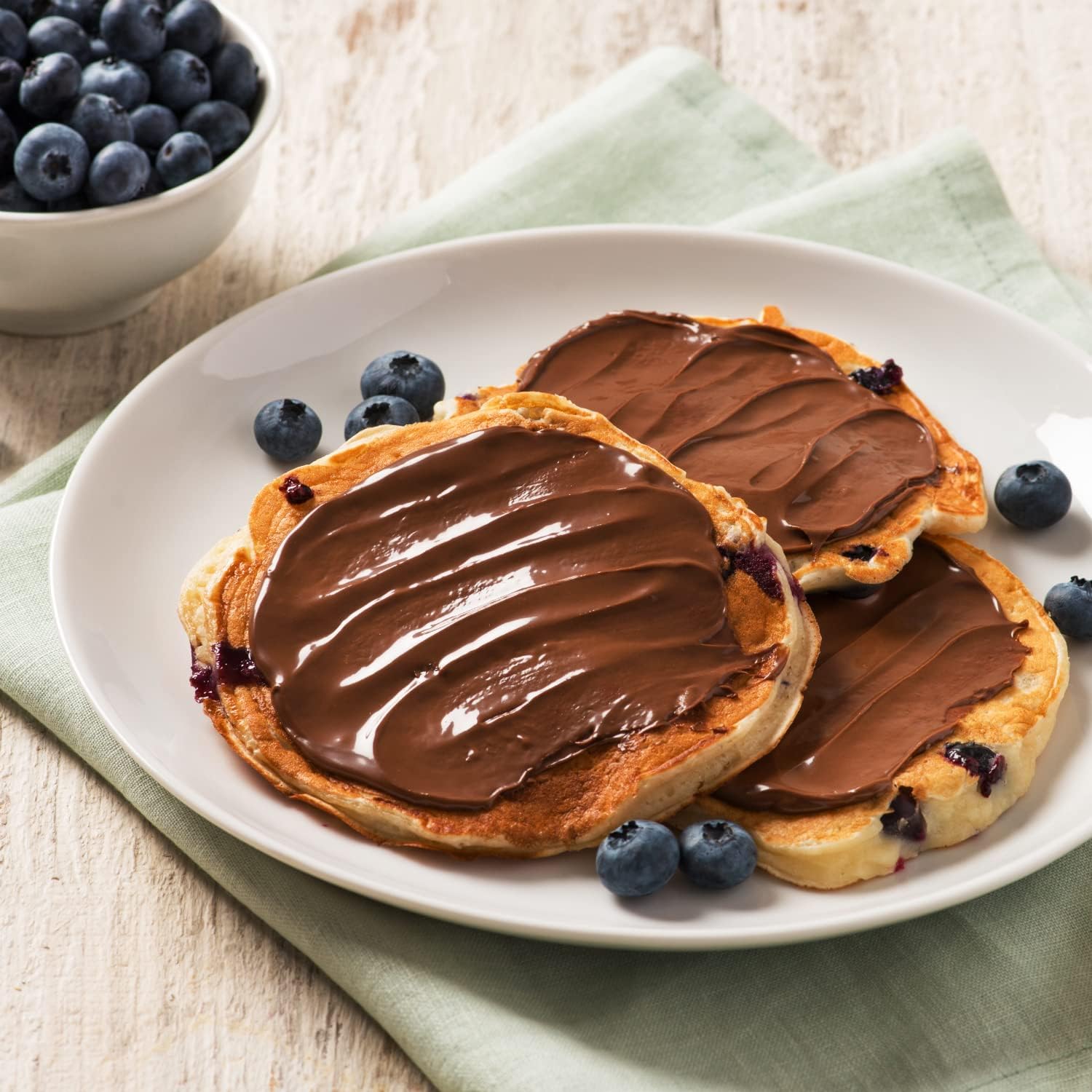 Nutella Haselnuss-Schokoladenaufstrich 200 g - Frühstücks- und Snack-Topping 9