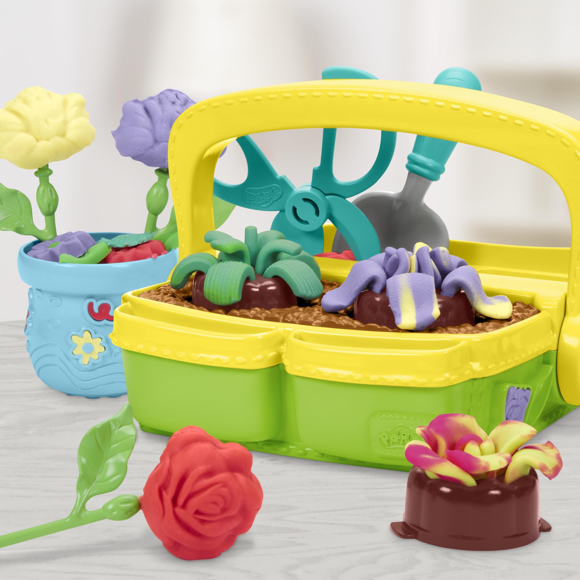 Play-Doh Blooming Flowers Playset - Creative Arts & Crafts for Toddlers 3+ 7