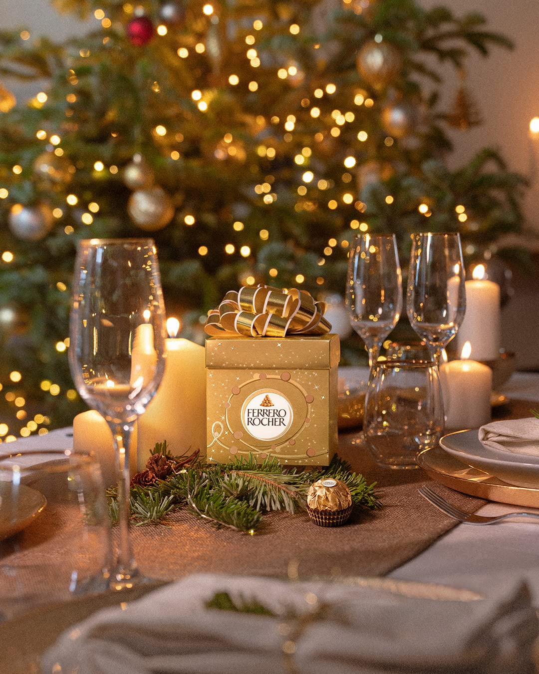 Ferrero Rocher Pralines Chocolate Gift Box - 225g Festive Hazelnut Treat 8