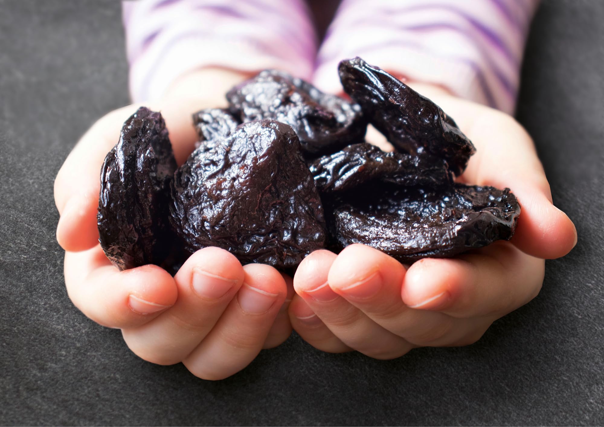 Mundo Feliz - Organic Dried Pitted Prunes 2 x 500 g 11