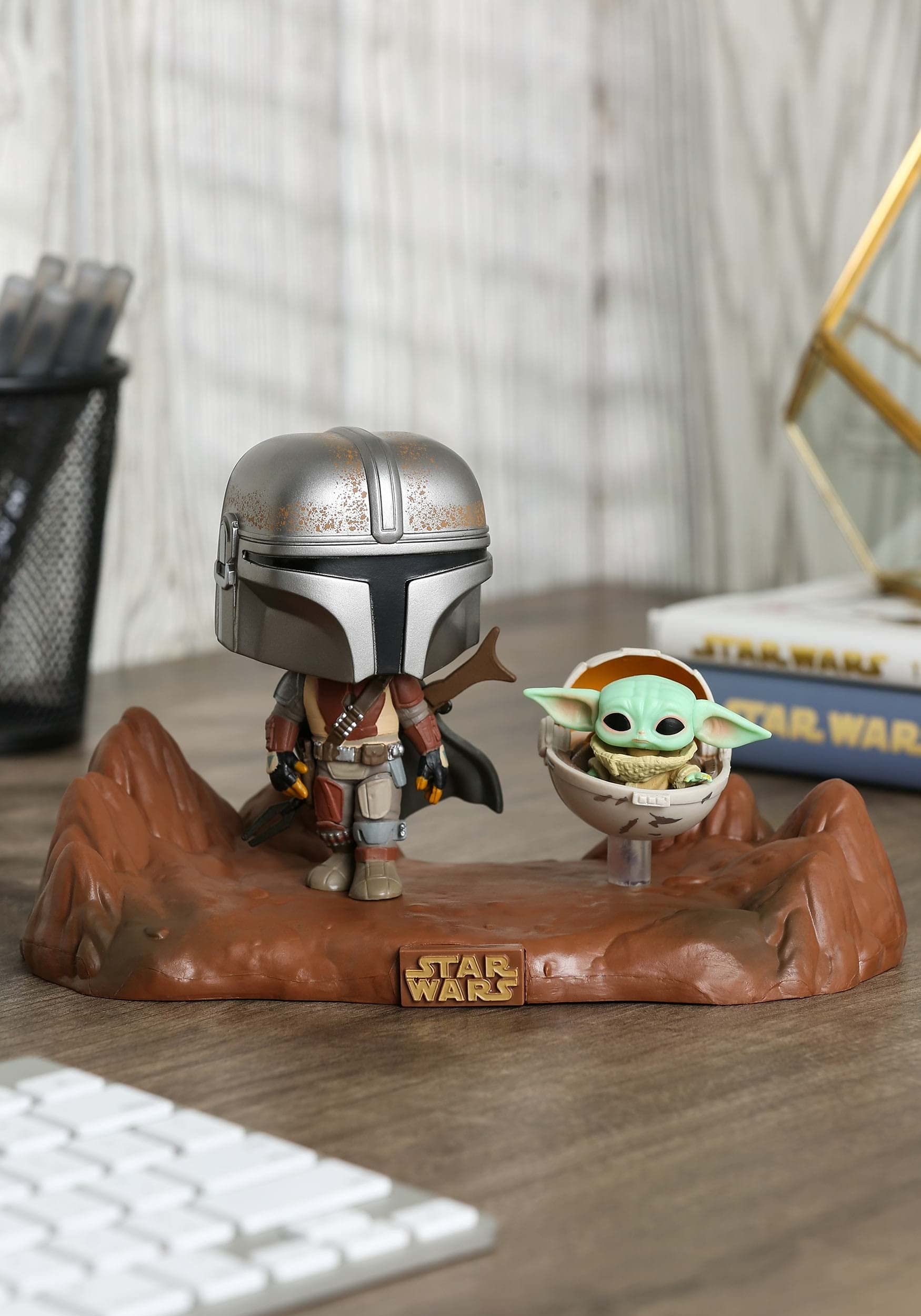 Funko Pop! Movies Star Wars - The Mandalorian with Child Vinyl Figure #390 6