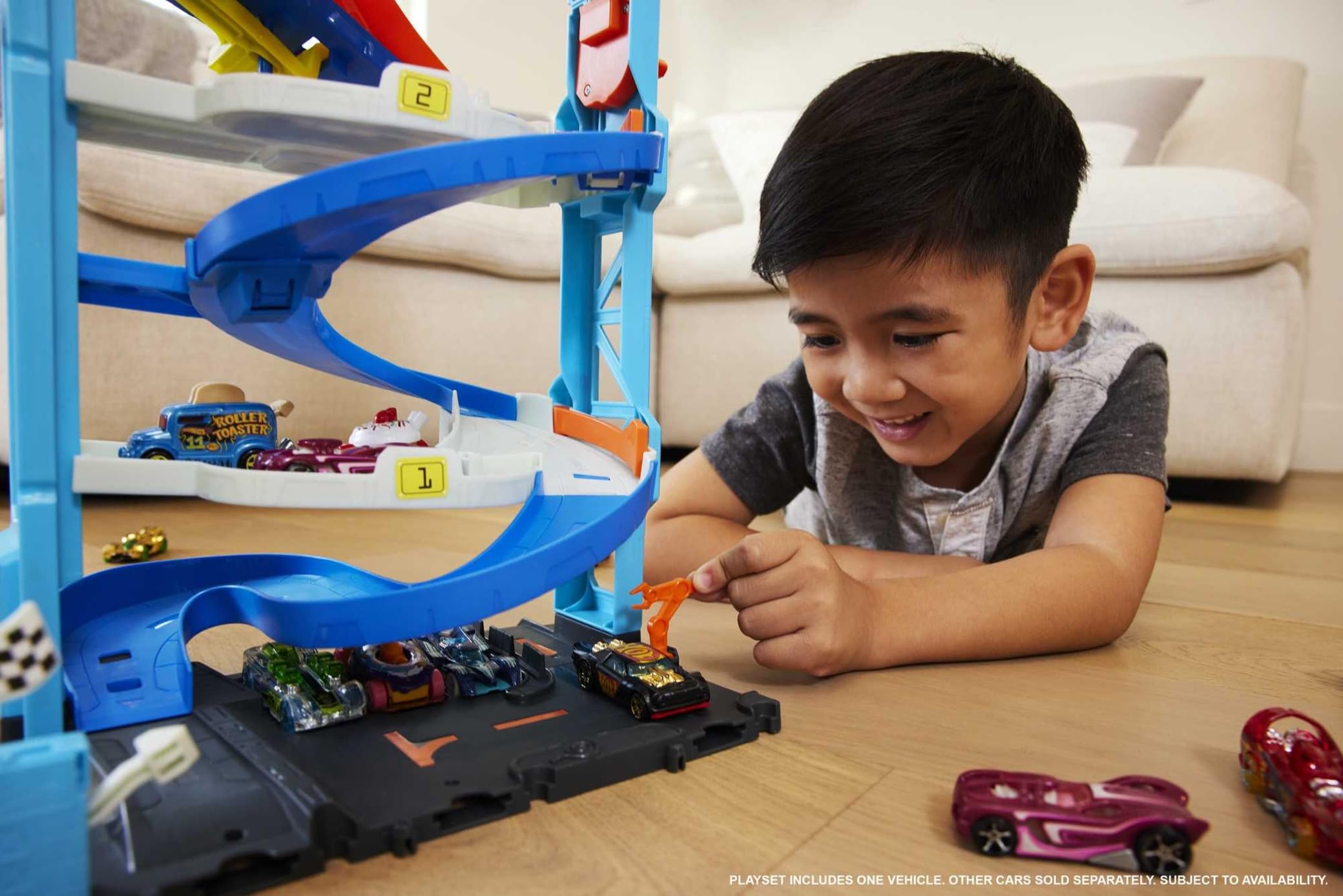 Hot Wheels City Transforming Race Tower - 2-in-1 Racing Playset with Elevator & 1:64 Scale Car, Ages 3+ 3