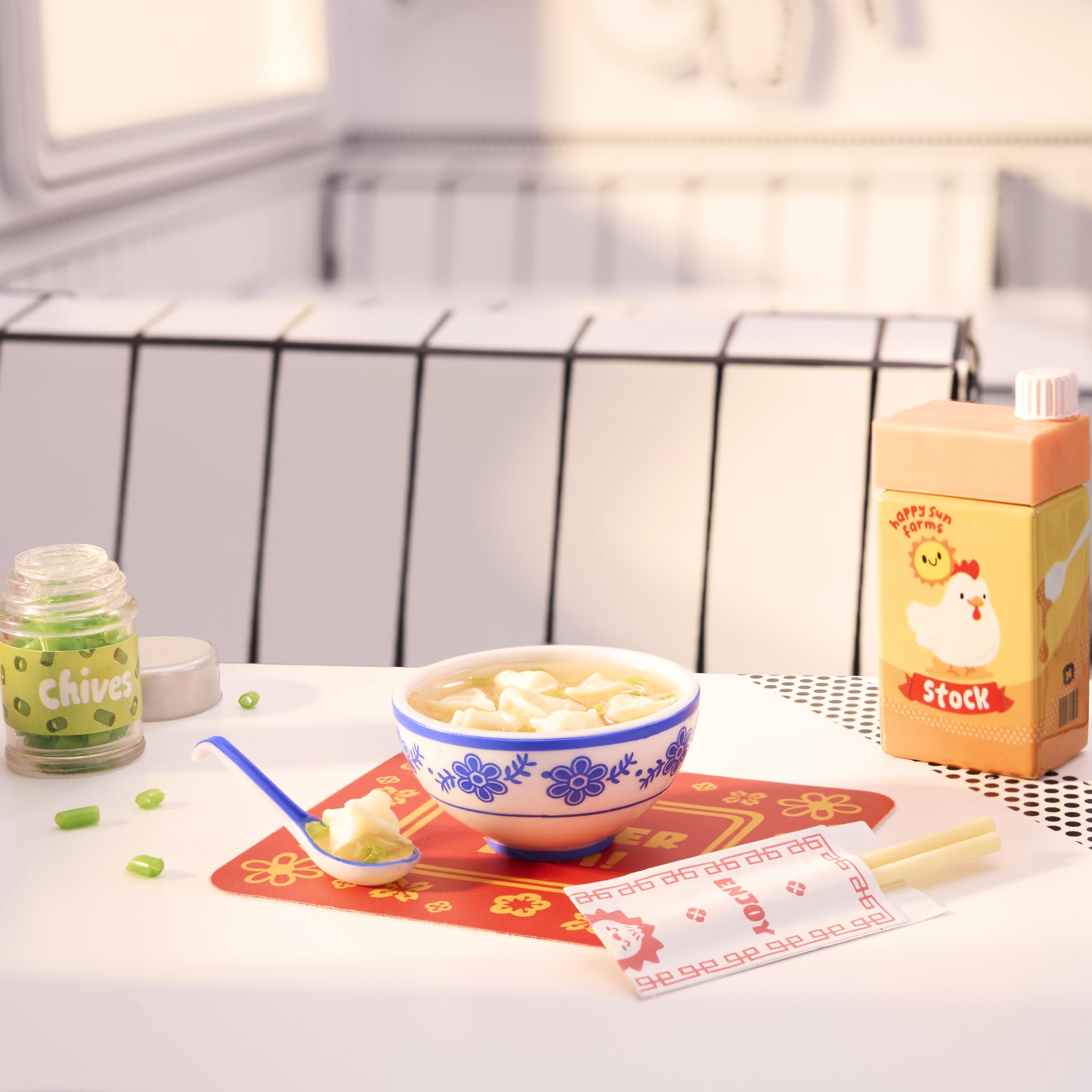 MGA's Miniverse Make It Mini Cafe Series 5 - Collectible DIY Mini Food Craft Kit 4