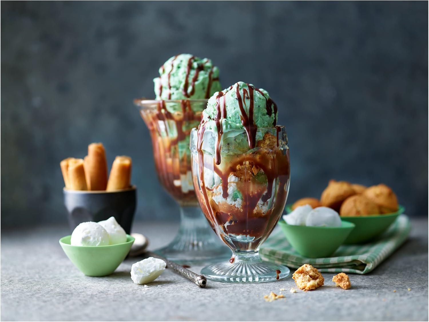 Carnation Drizzle Schokoladensauce 450g 6