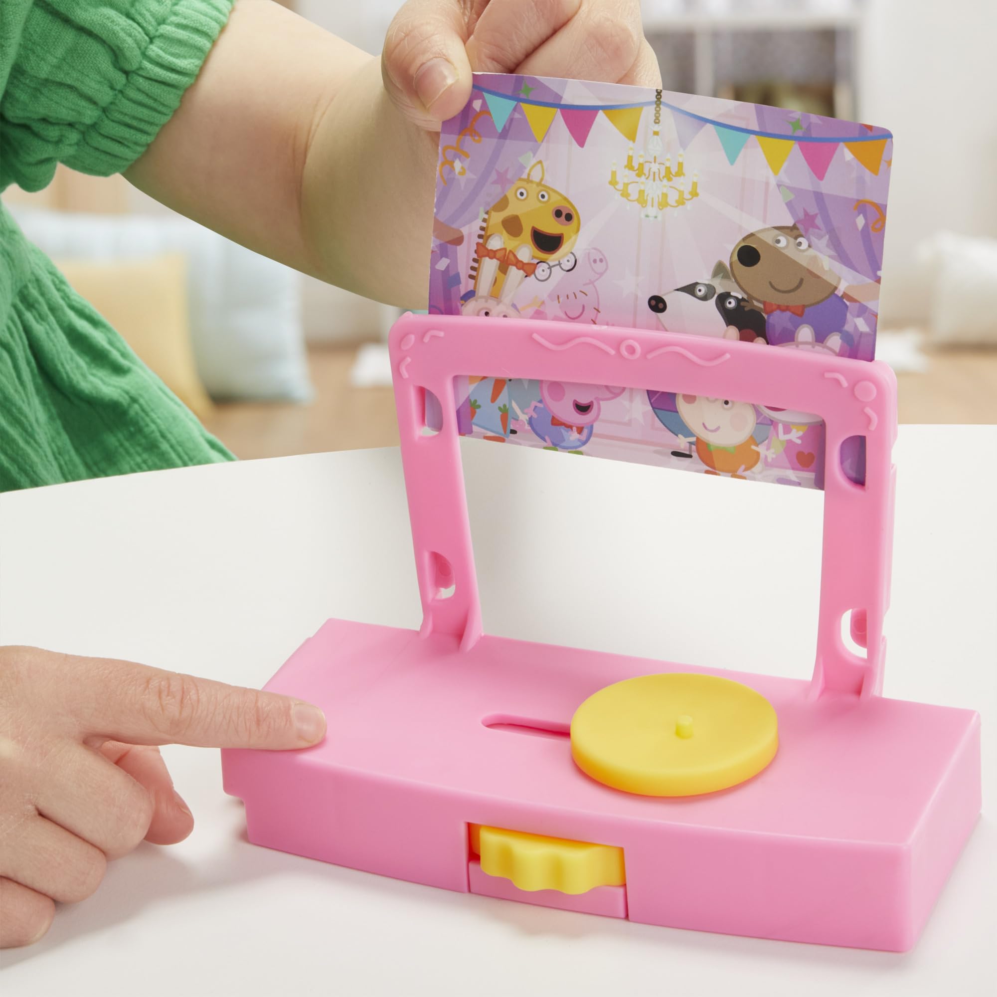 Peppa Pig Peppa's Dance Party Playset - Interactive Twirling Stage & Dress Shop for Ages 3+ 4