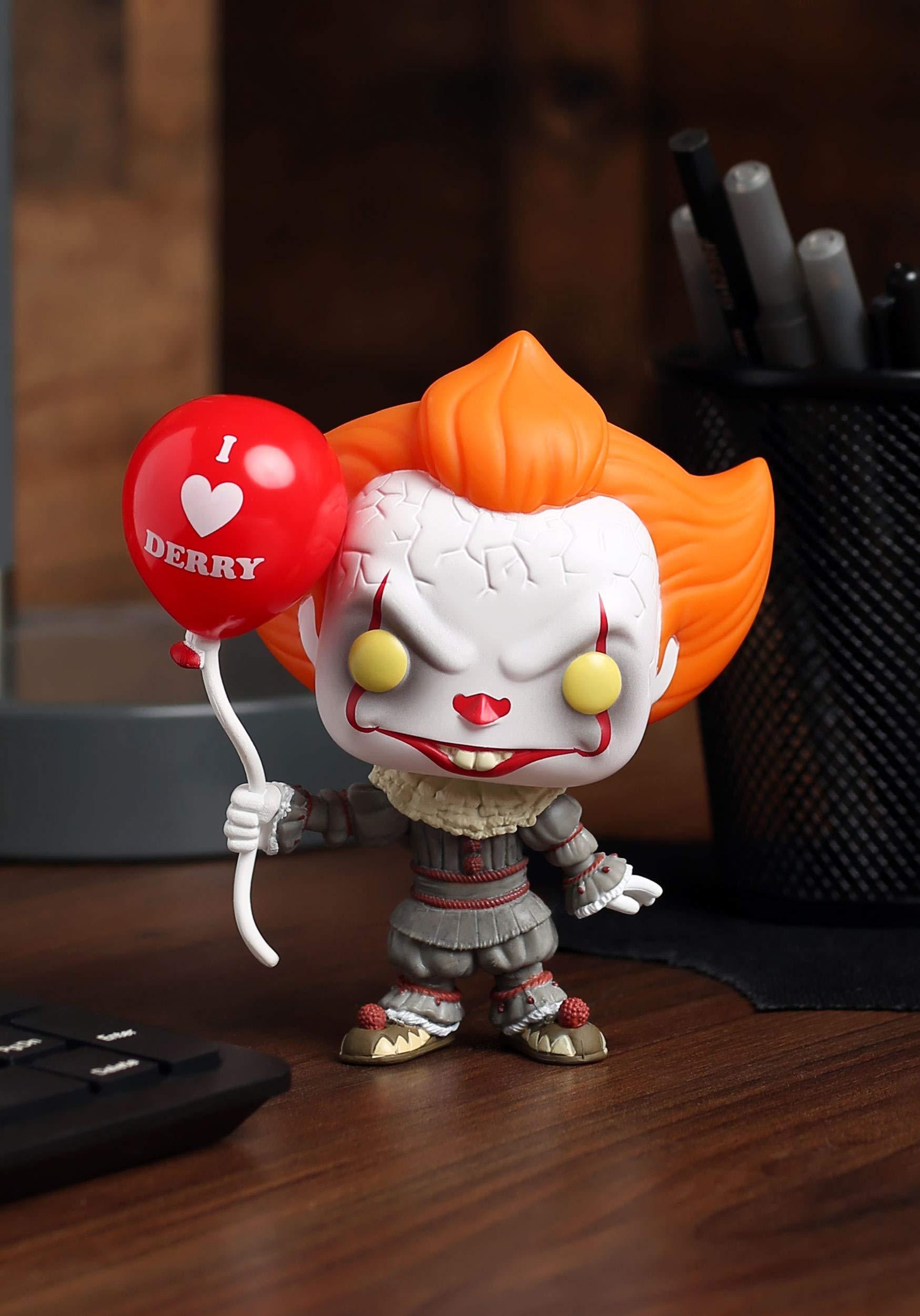 Funko Pop! Movies: IT Chapter 2 - Pennywise with Balloon Vinyl Figure 11