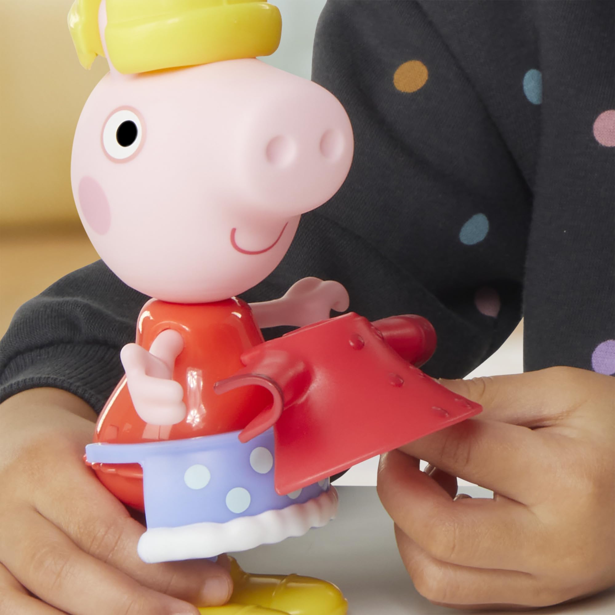 Peppa Pig Dress-Up Figure - 15 cm Doll with 6 Rain & Snow Accessories for Imaginative Play 6