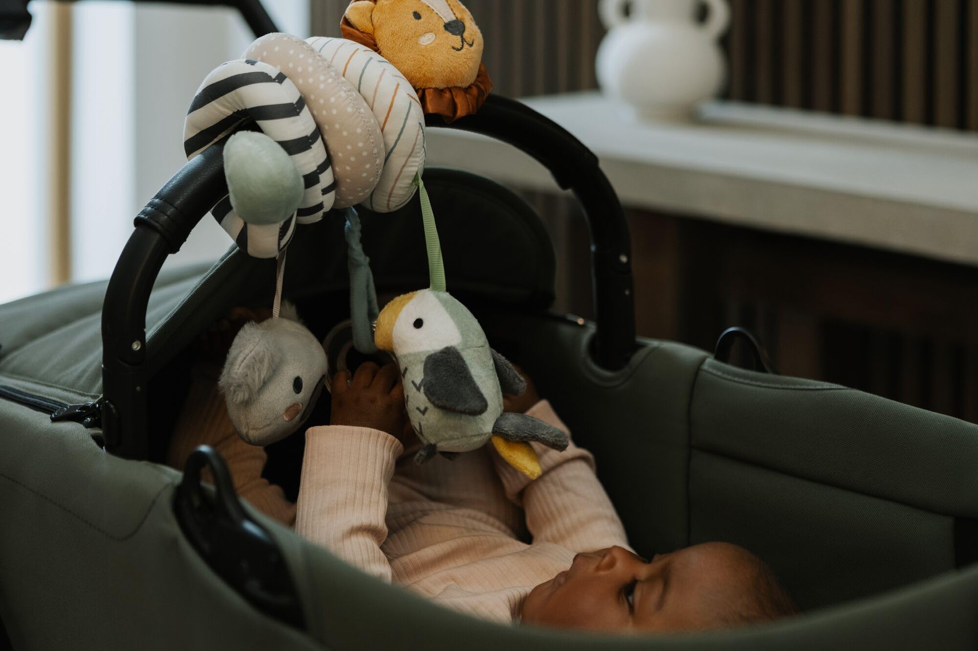 Nuby Animal Adventures Activity Spiral – sensorisches Kinderwagenspielzeug für Babys von 0–3 Jahren 7