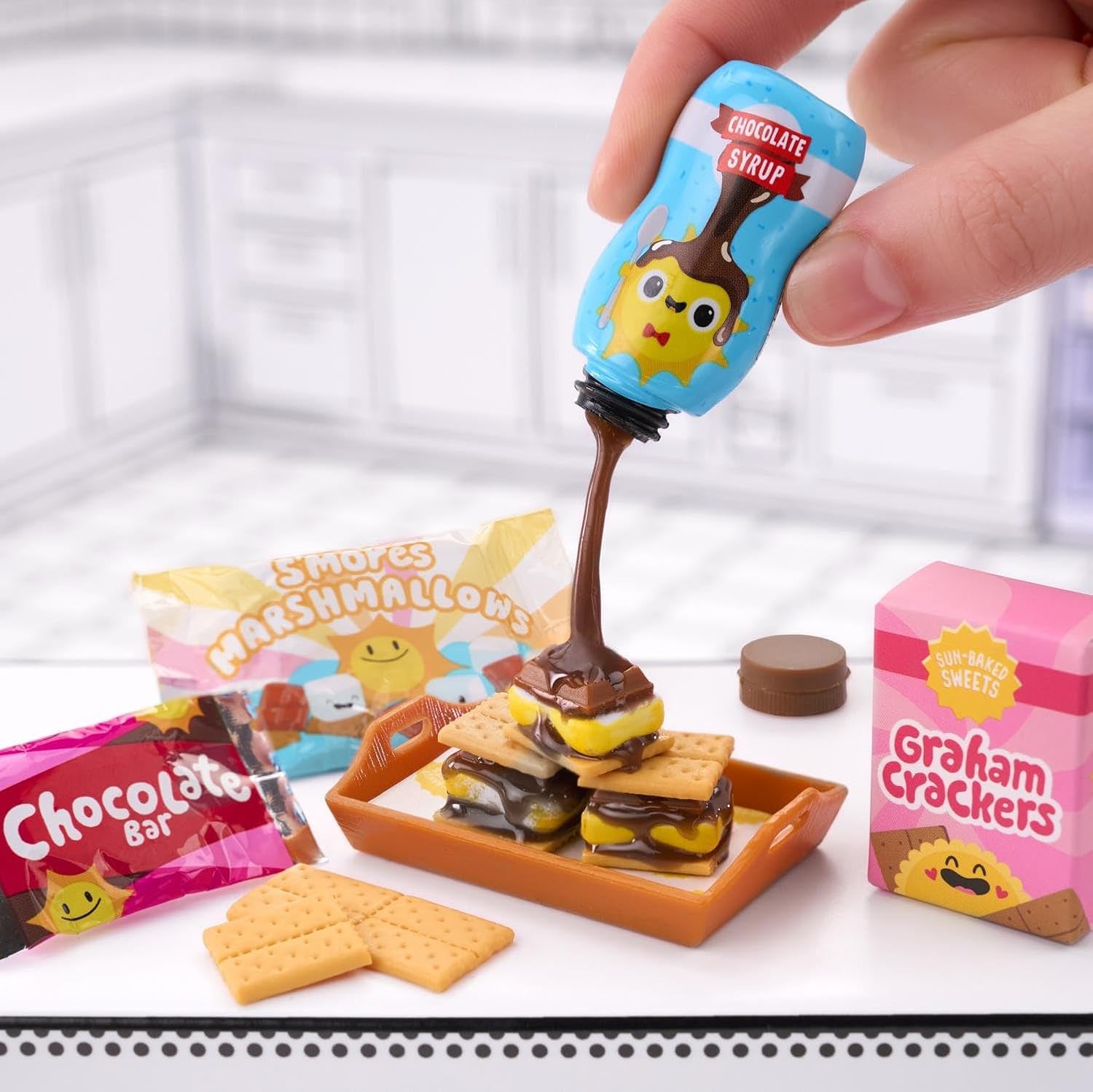 MGA Miniverse Make It Mini Food - Cafe Series 3 - DIY Resin Mini Collectibles for Ages 8+ 3
