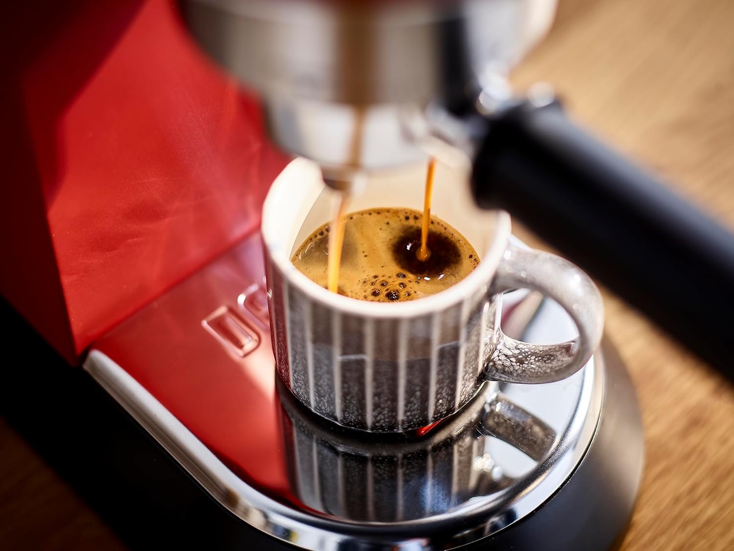 Taylors of Harrogate Espresso Beans, 1kg - Whole Roasted Arabica Coffee 3