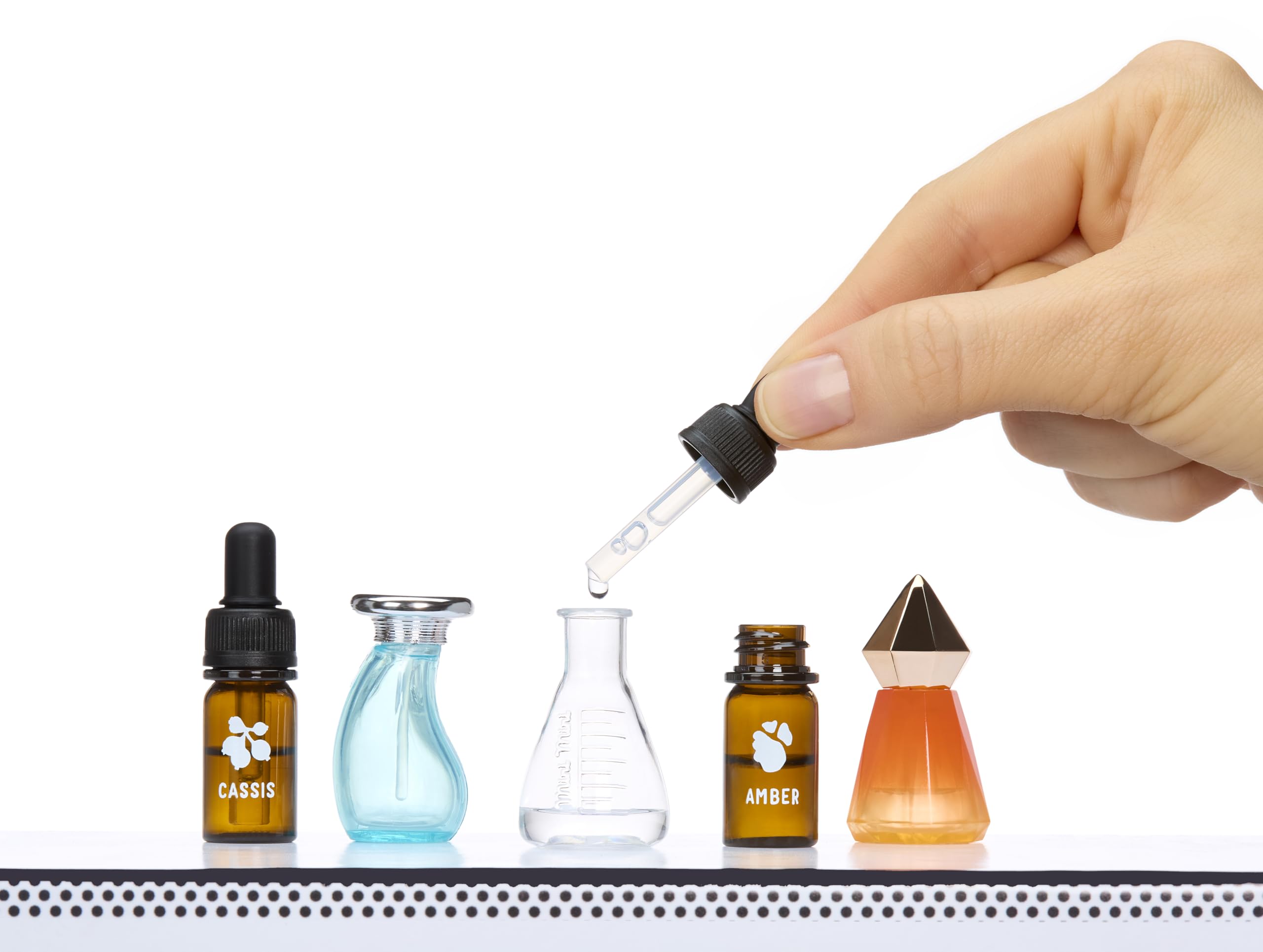 MGA's Miniverse Make It Mini Fragrances - Mini Collectible Scent Kit (Pink) 5