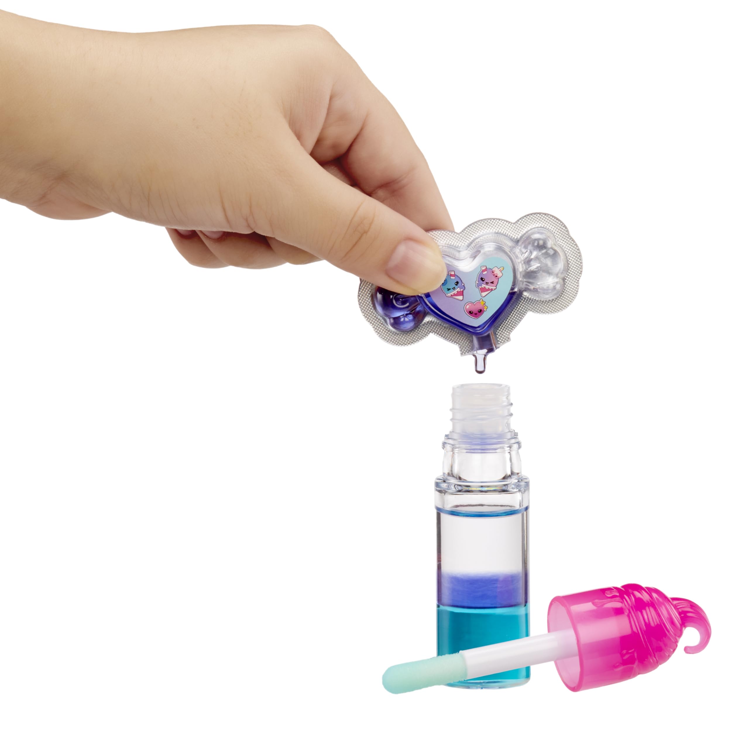 Yummiland Lip Gloss Doll - Mystery Color Change - Stephie Snowcone - 4+ Years 4