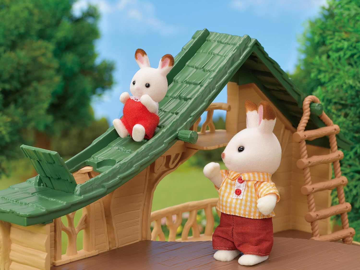 Sylvanian Families Lakeside Lodge Log Cabin - Playset with Furniture & Secret Slide 3