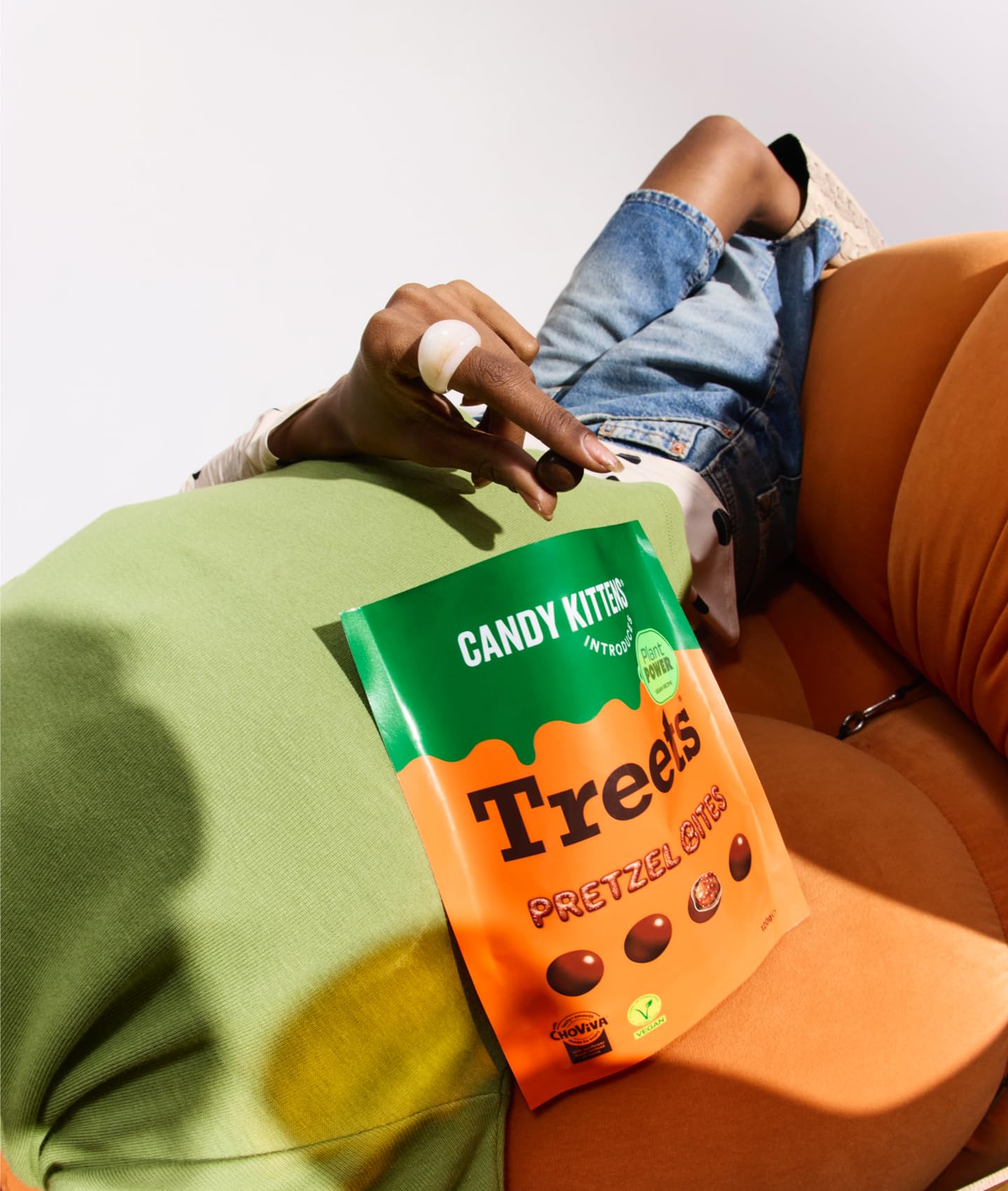 CANDY KITTENS Treets Pretzel Bites - Vegan, Gluten & Dairy Free Chocolate Covered Snack, 120g 4