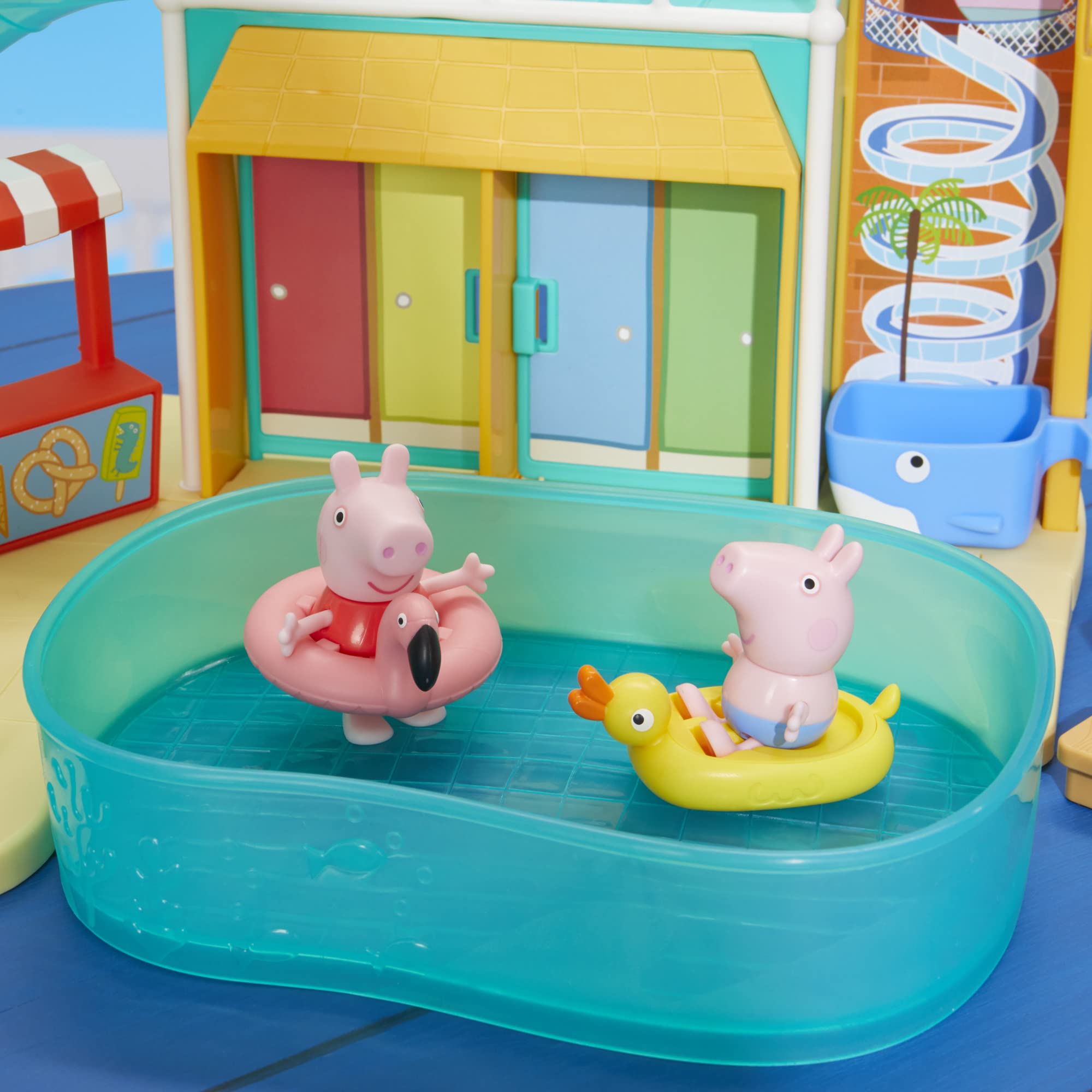 Peppa Pig Waterpark Playset - 2-Sided Playset with Figures & Accessories for 3+ 5