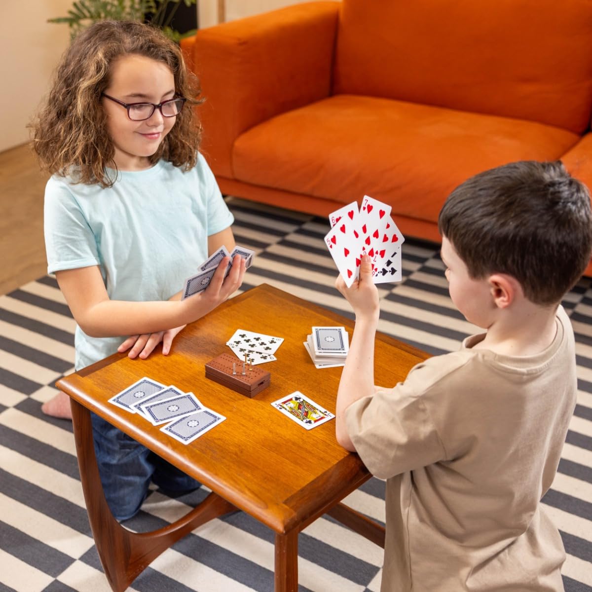 Toyrific Cribbage Board Game Set with Wooden Board, Cards & Pegs 6