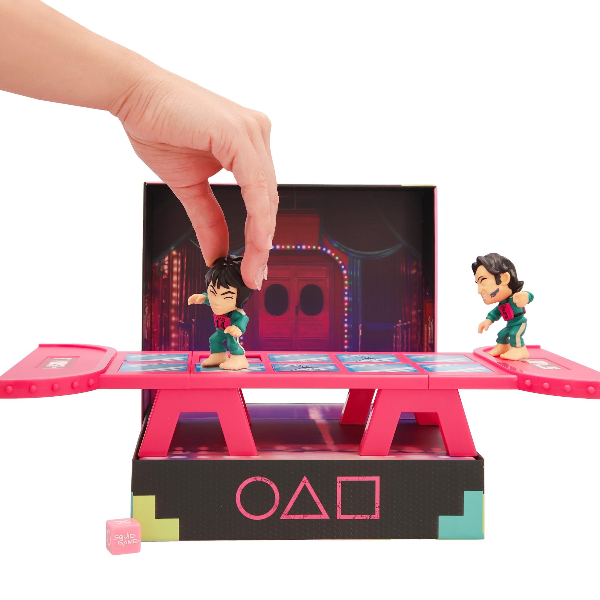 IMC Toys Squid Game - The Glass Tile Challenge Game Set with Figurines 5