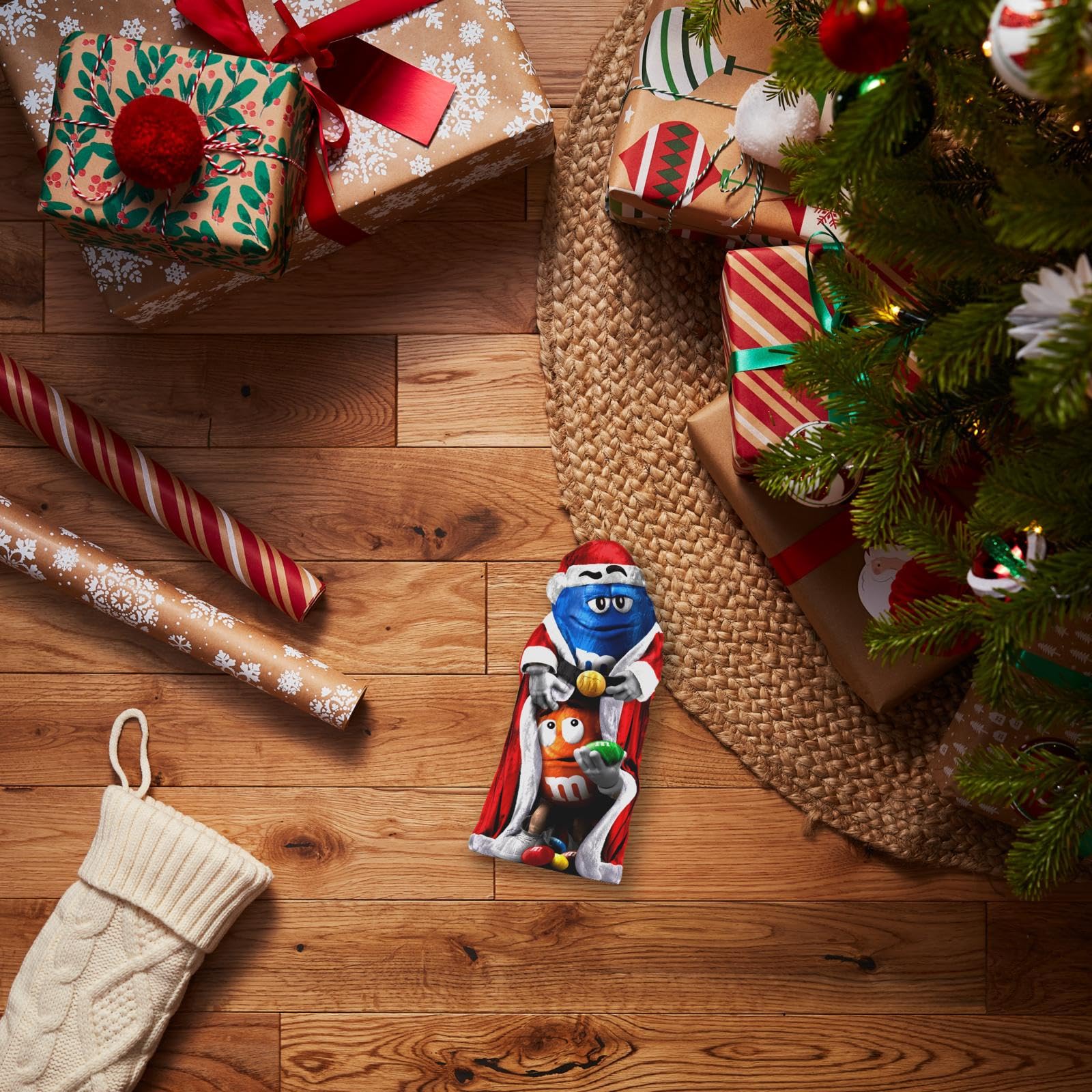 M&M's - Milk Chocolate Christmas Santa Hollow Figure with Mini M&M's (100g) 11