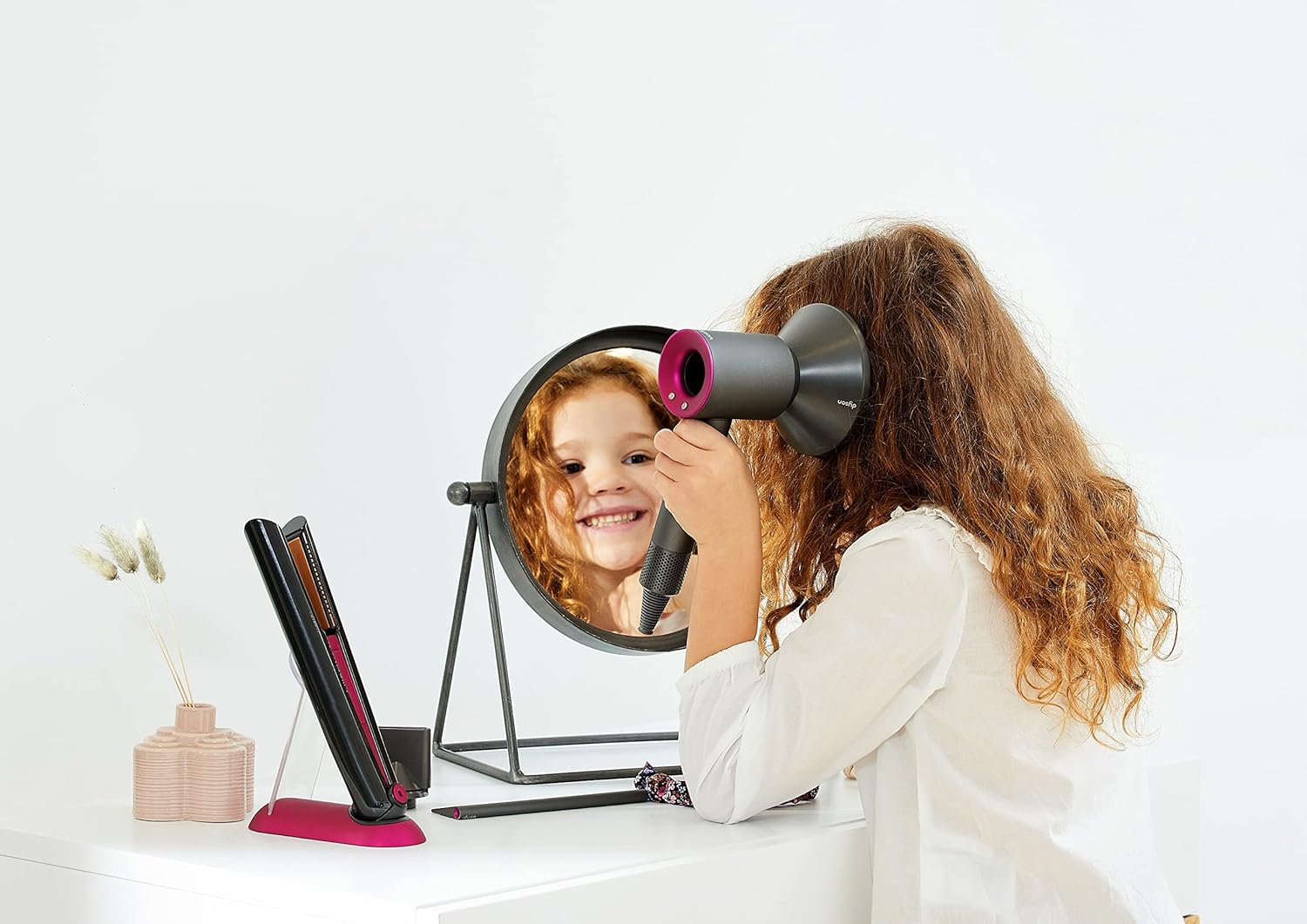 Casdon Dyson Supersonic & Corrale Deluxe Styling Set - Realistic Lights, Sounds & Cool Air Blow for Ages 3+ 10