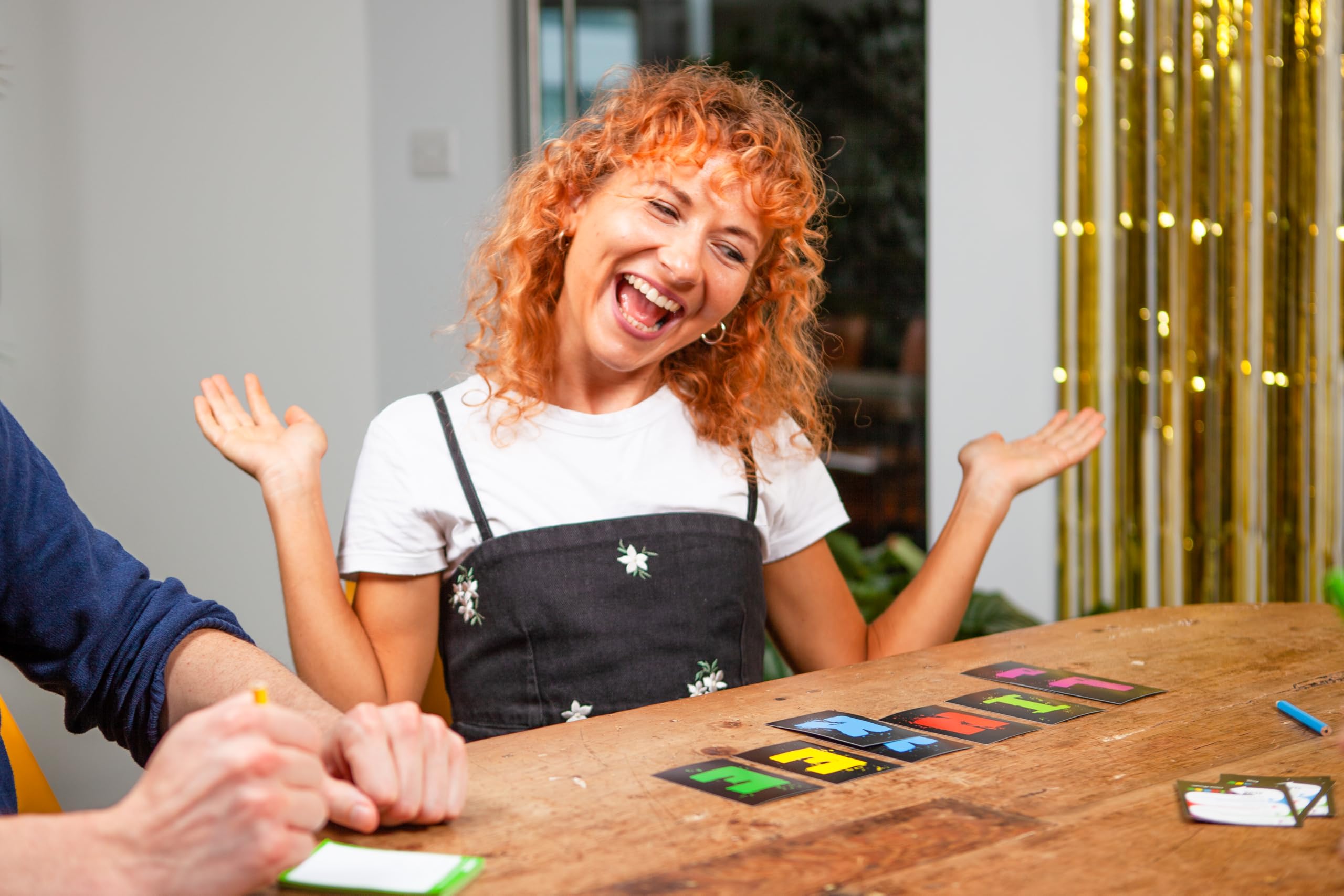 Ideal Linkee 4 Card Game - Shouty-Outy Family Trivia Party Game for 2-30 Players 4