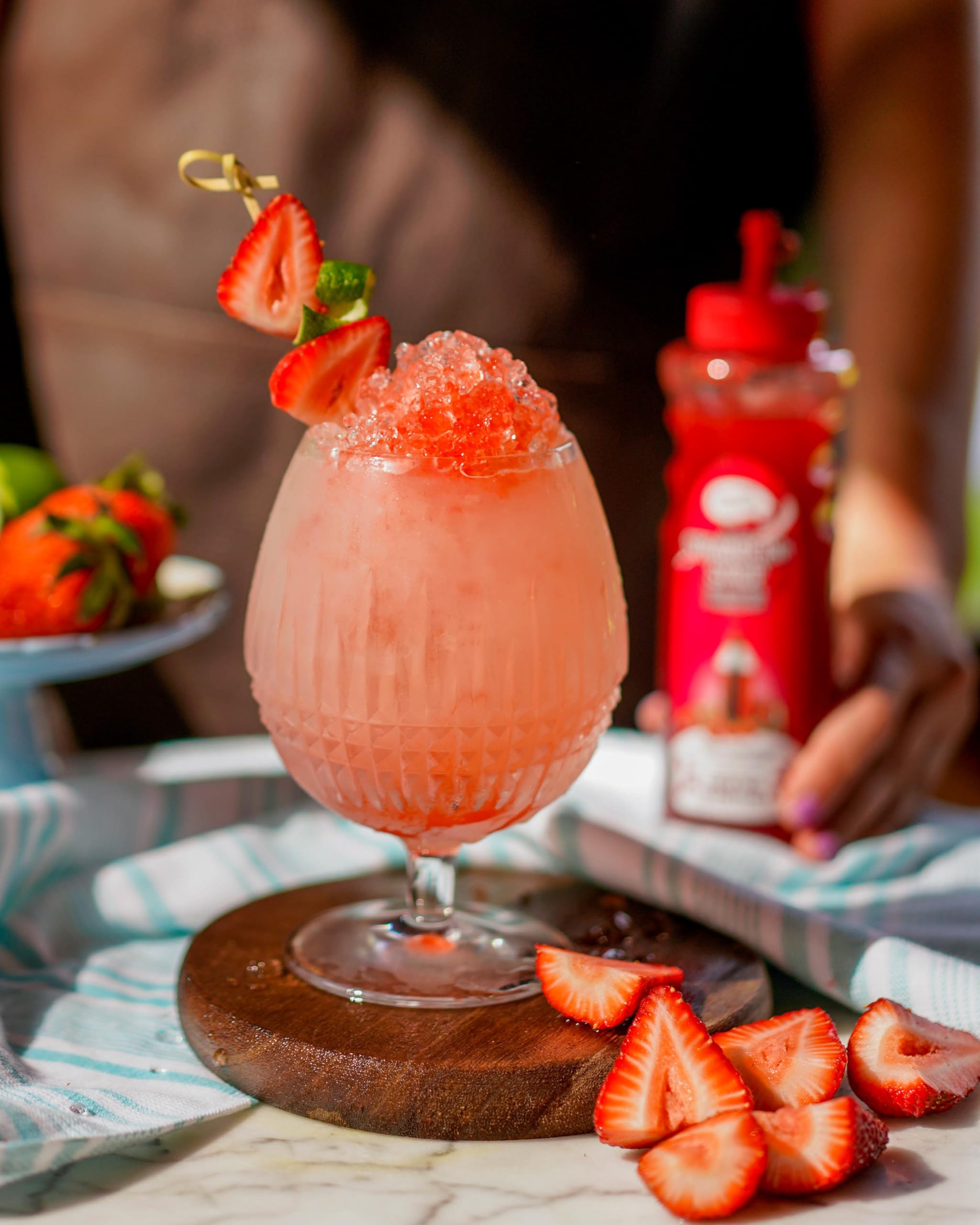 Master of Mixes Cocktail Essentials Strawberry Syrup - Premium Drink Syrup 375ml 3