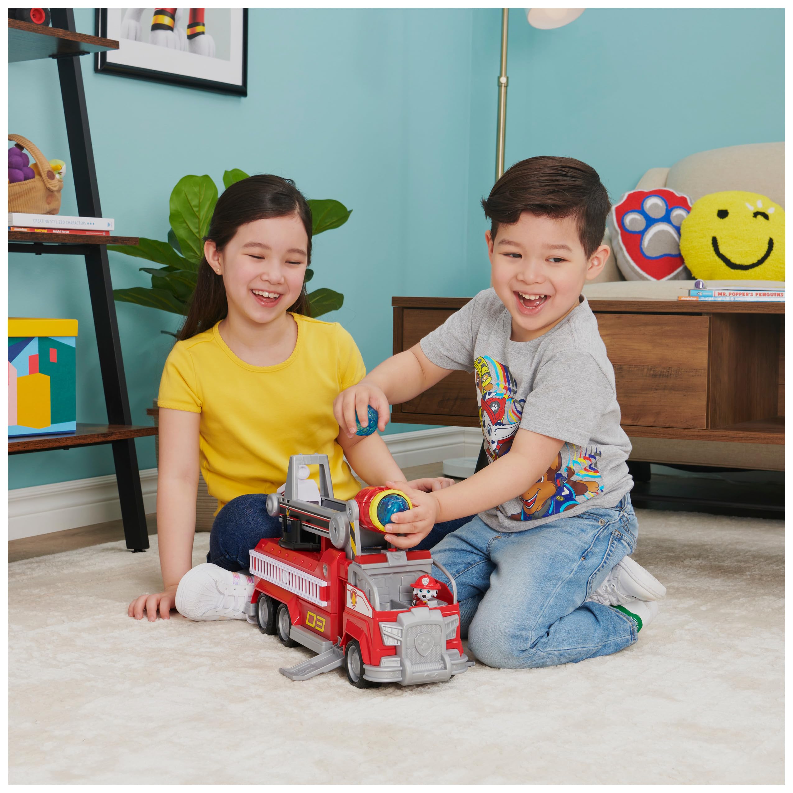 PAW Patrol Marshalls verwandelbares Movie City Feuerwehrauto – Feuerwehrauto-Spielset mit Lichtern, Geräuschen und Actionfigur für Kinder ab 3 Jahren 8