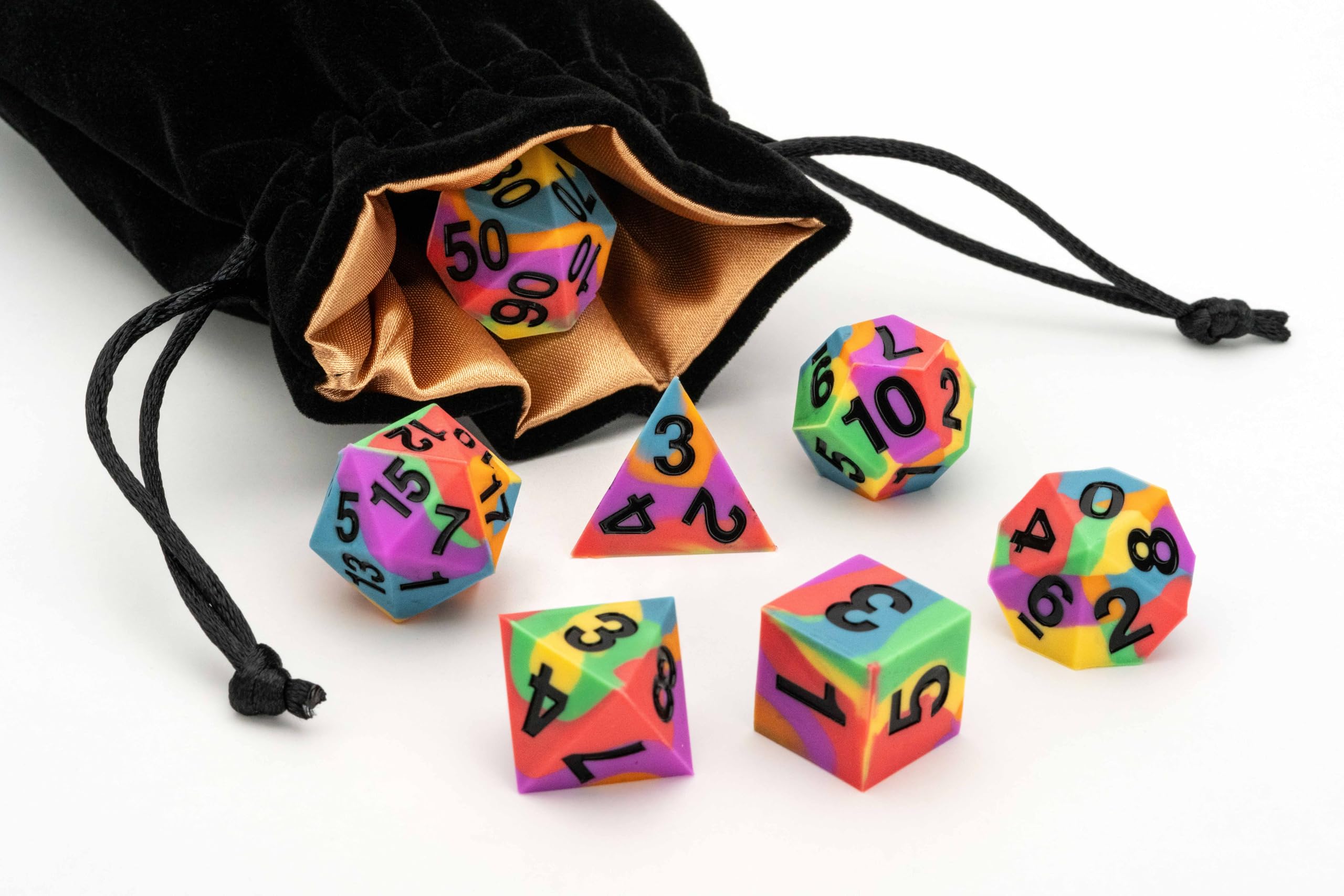 Metallic Dice Games FanRoll Pride Sharp Edge 16 mm Silikonkautschuk Polyeder Würfel Set 4
