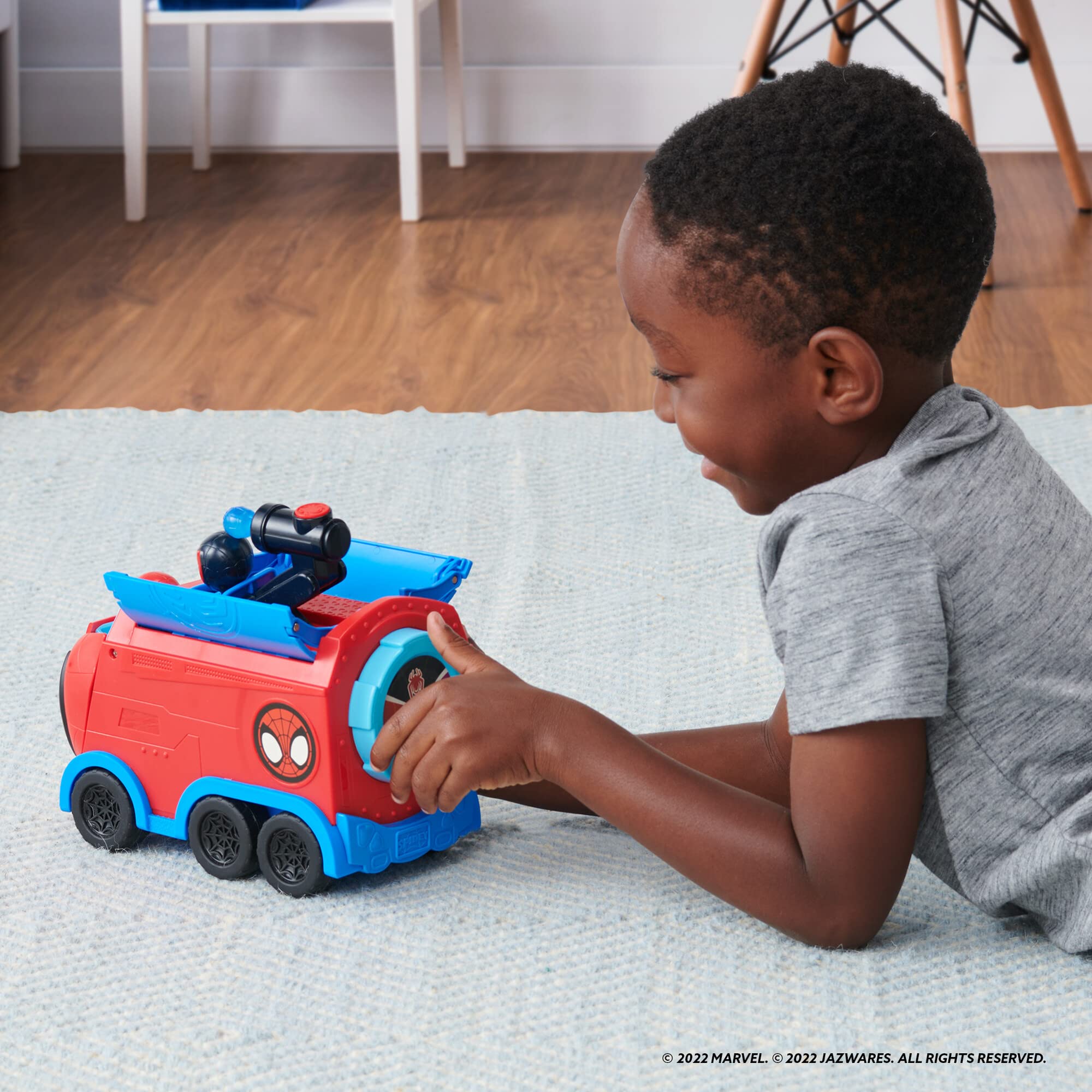 Spidey and Friends Web Spinning Hauler - 8-Inch 3-in-1 Transforming Vehicle 11